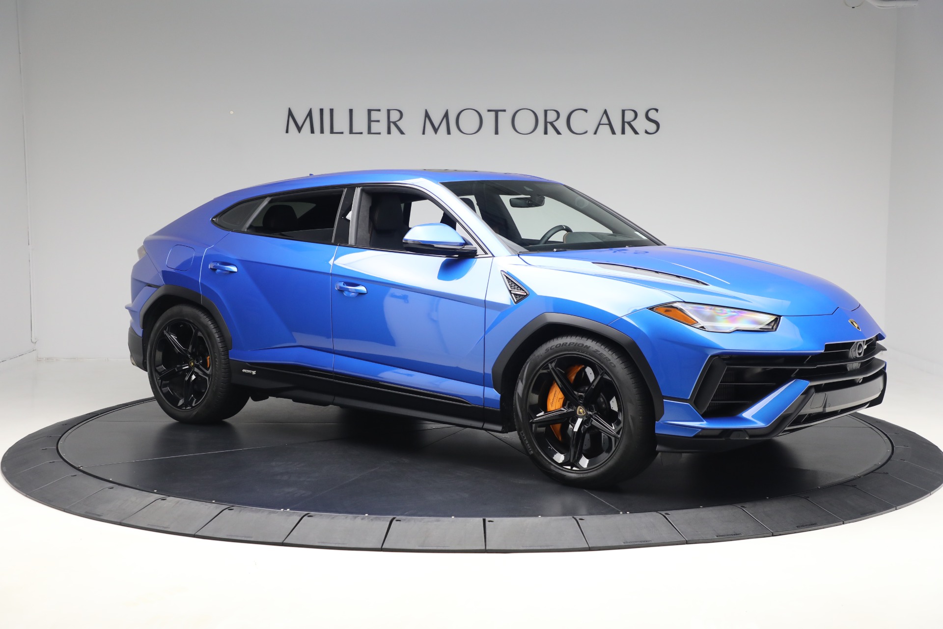 Used-2024-Lamborghini-Urus-S