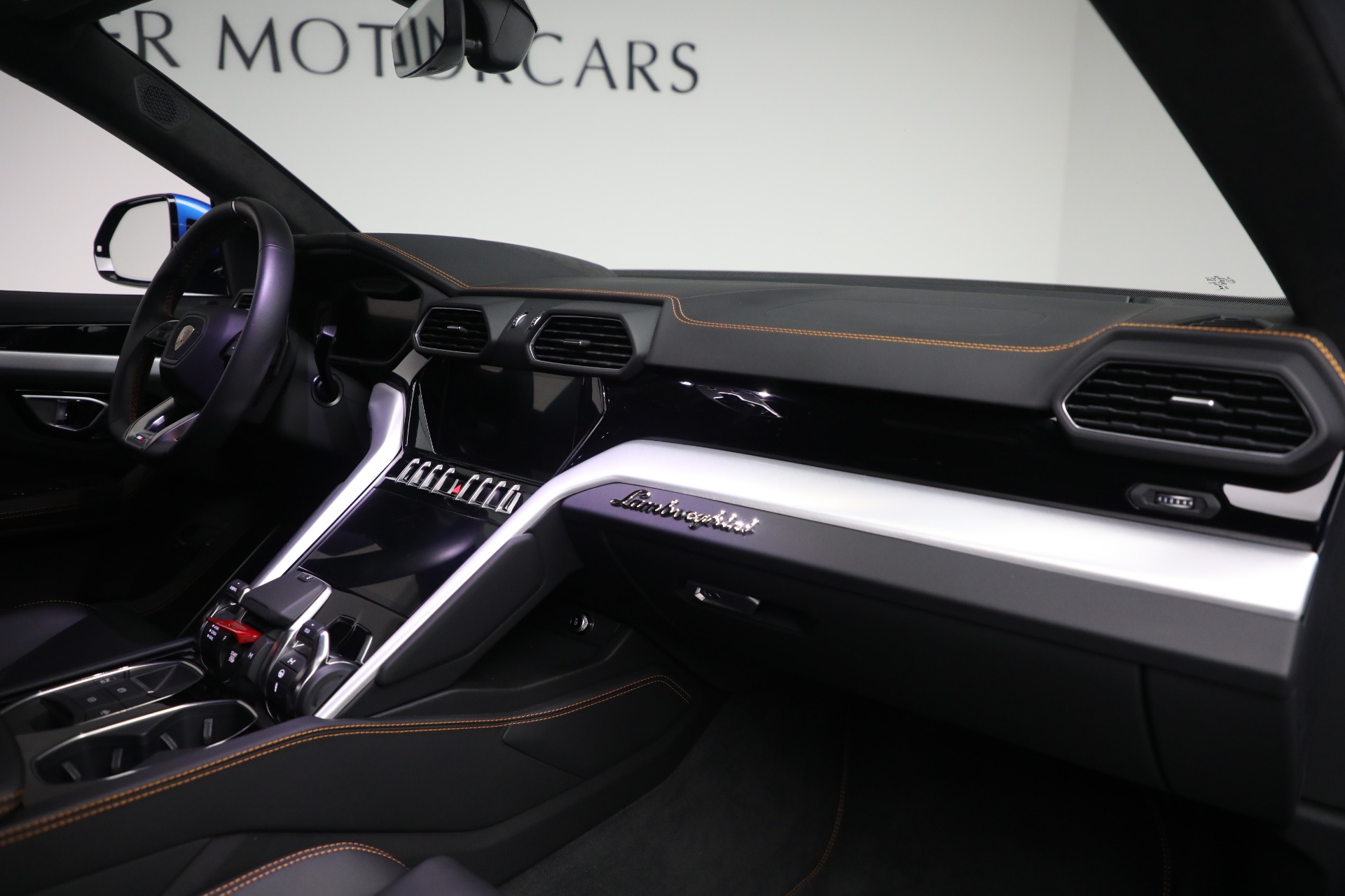 Used-2024-Lamborghini-Urus-S