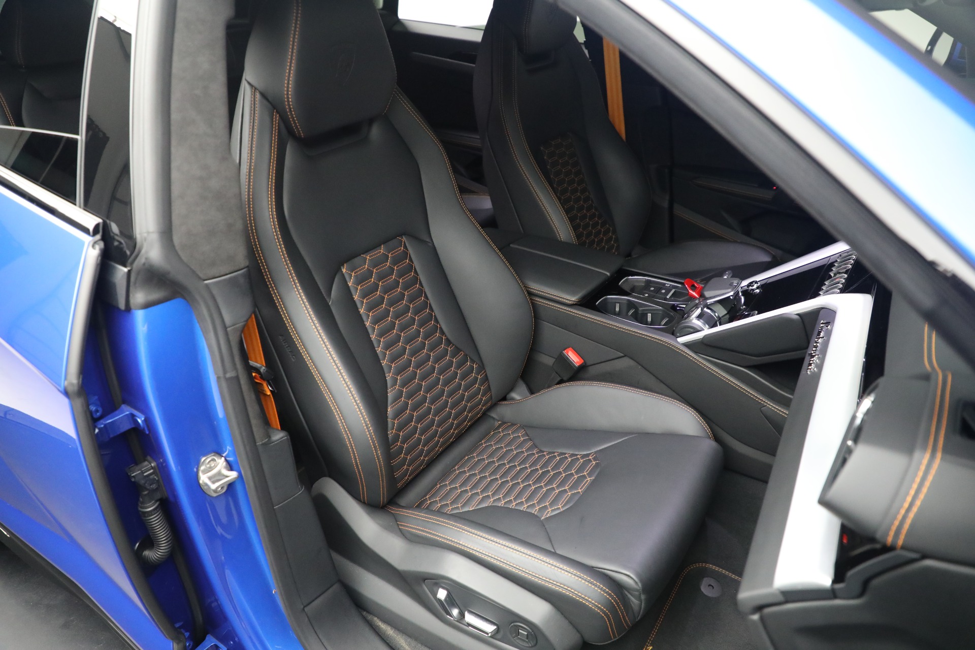 Used-2024-Lamborghini-Urus-S