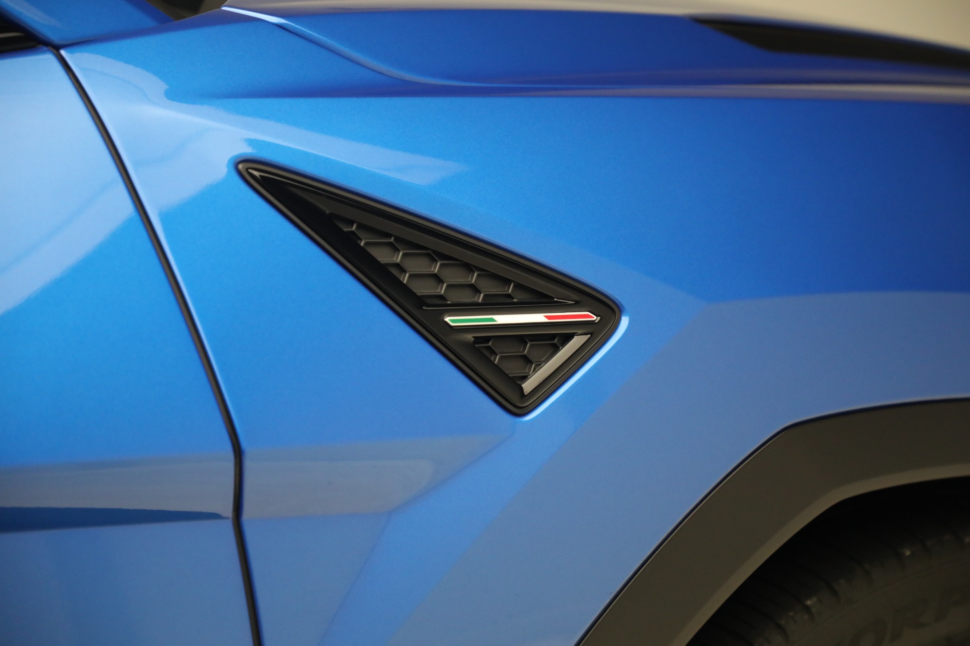 Used-2024-Lamborghini-Urus-S