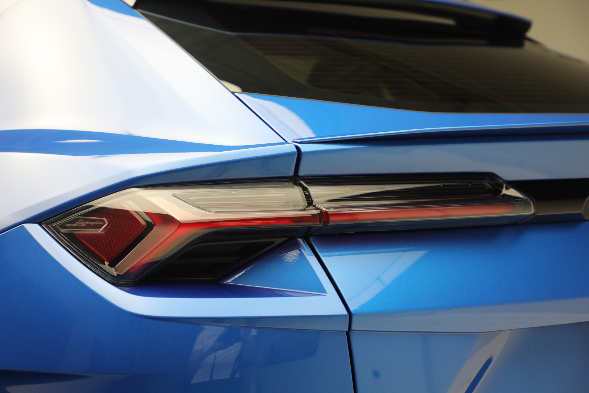 Used-2024-Lamborghini-Urus-S