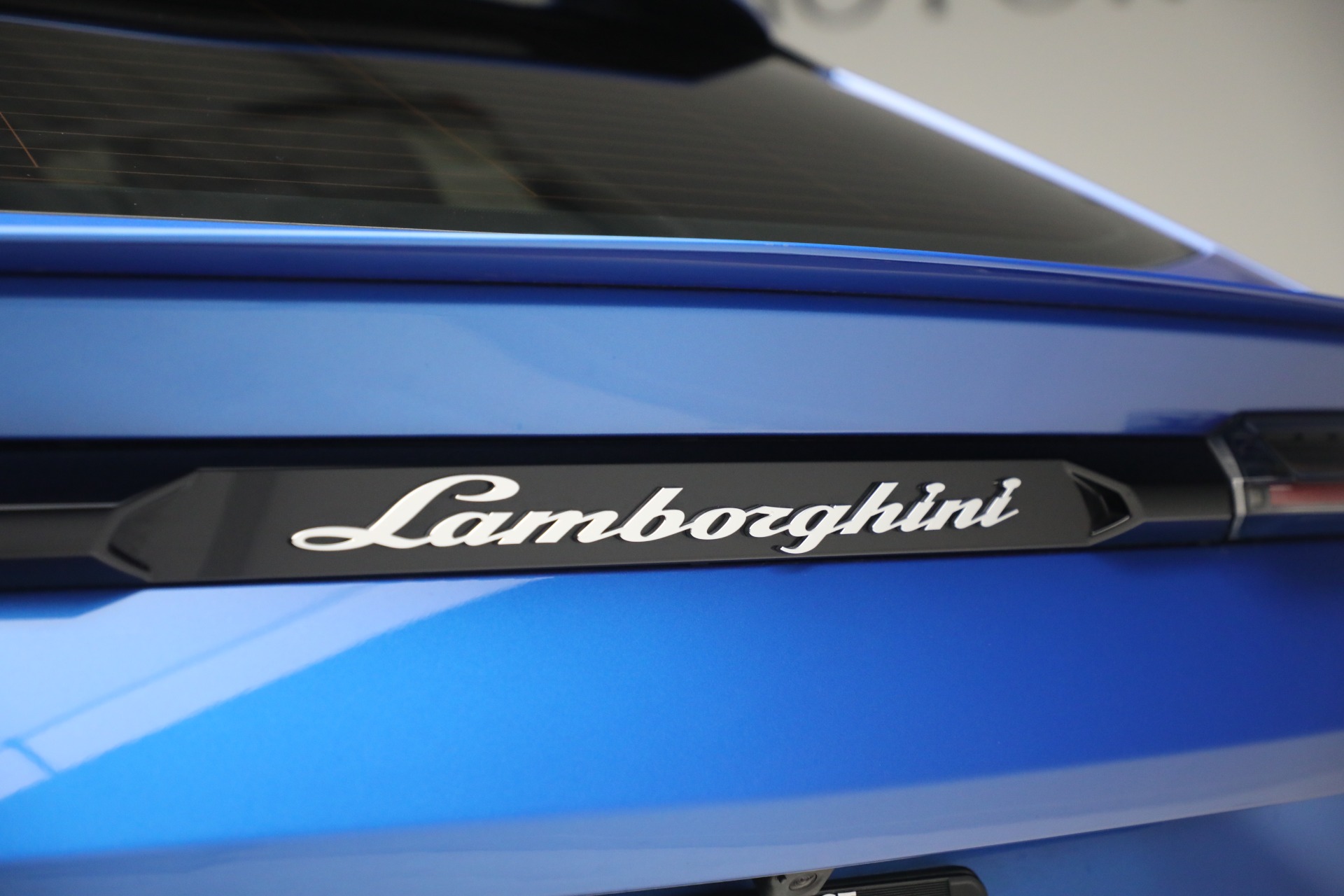 Used-2024-Lamborghini-Urus-S