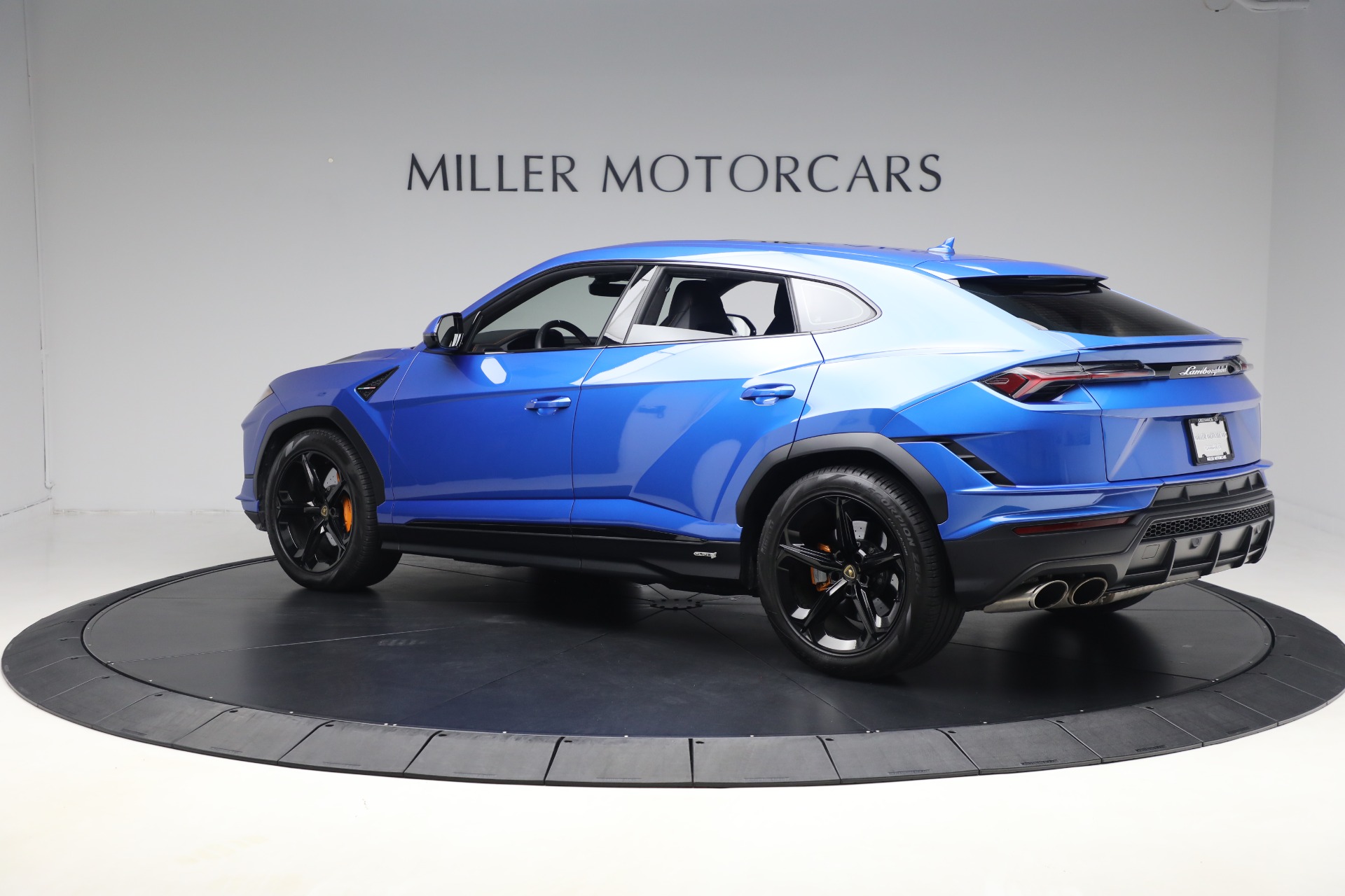 Used-2024-Lamborghini-Urus-S