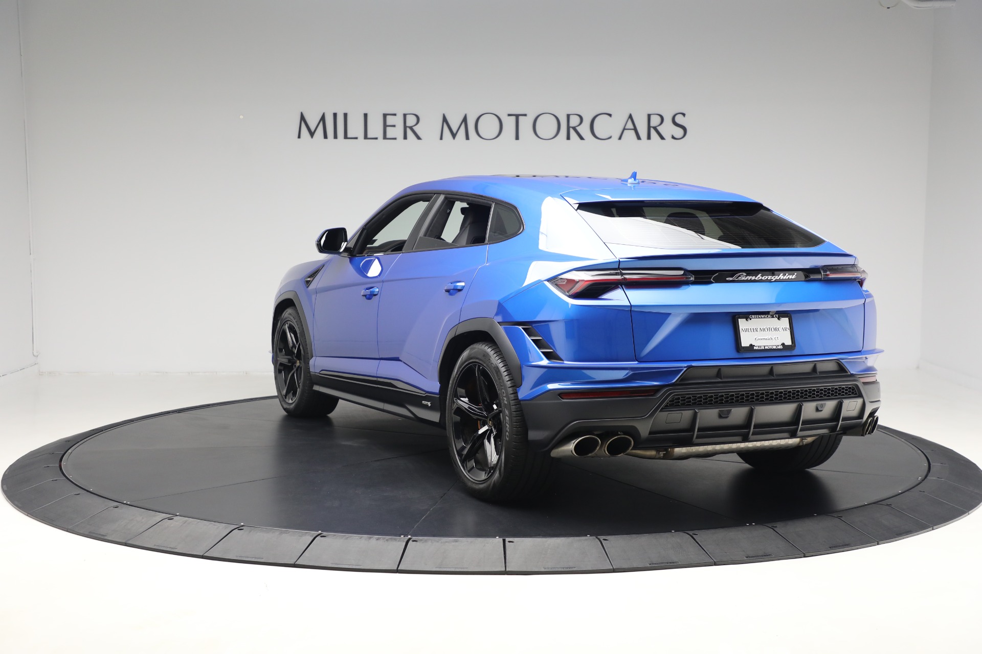 Used-2024-Lamborghini-Urus-S