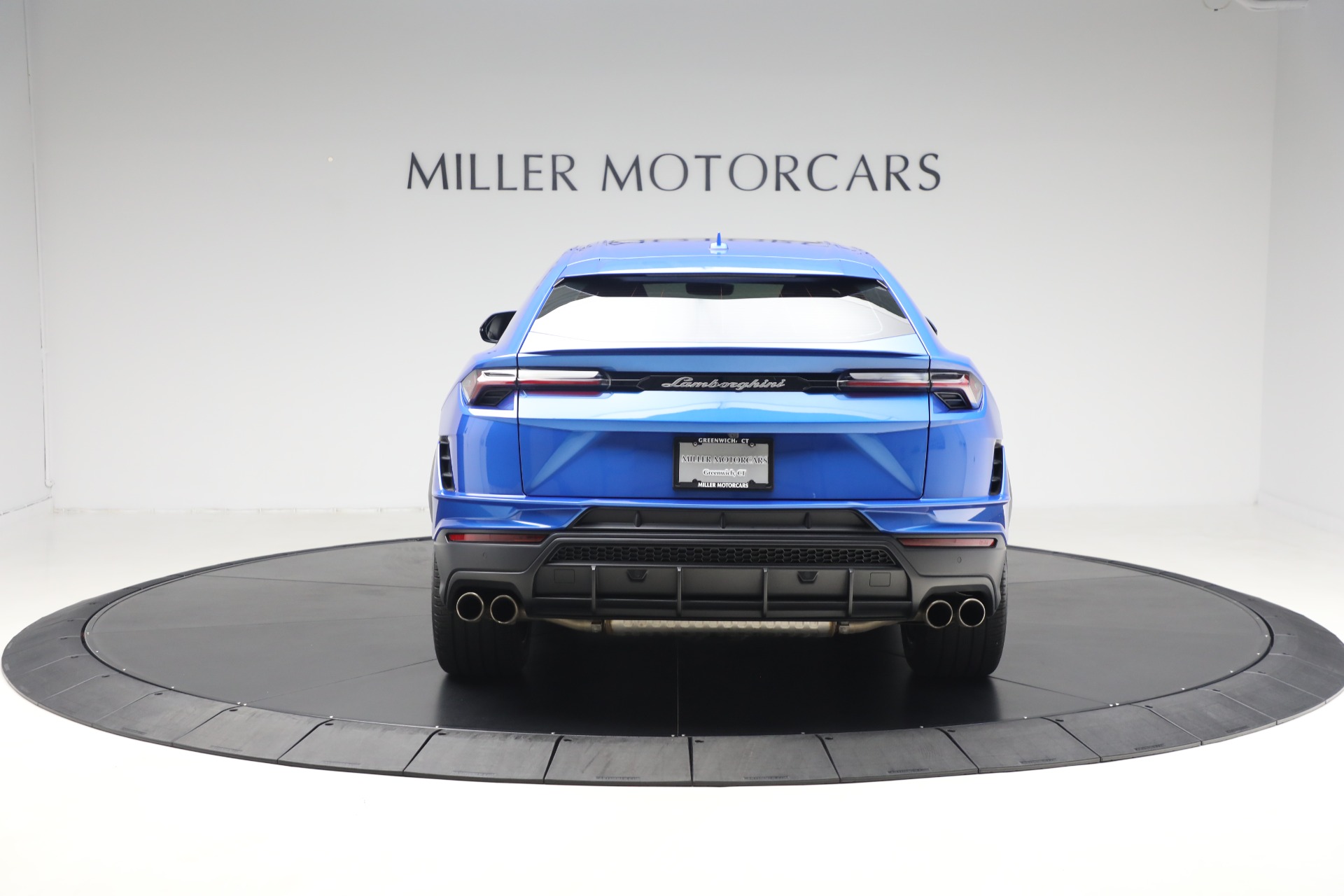 Used-2024-Lamborghini-Urus-S