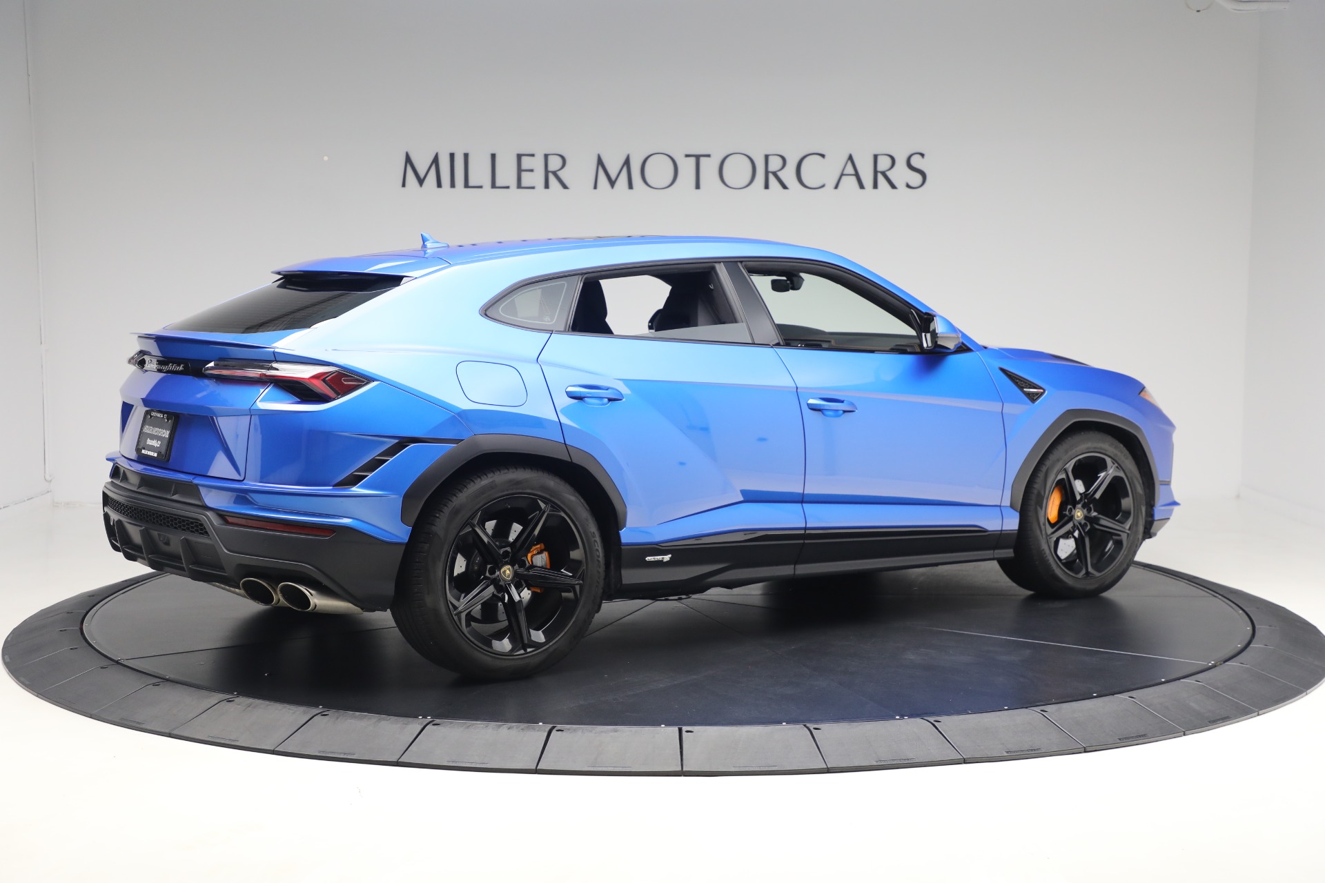 Used-2024-Lamborghini-Urus-S
