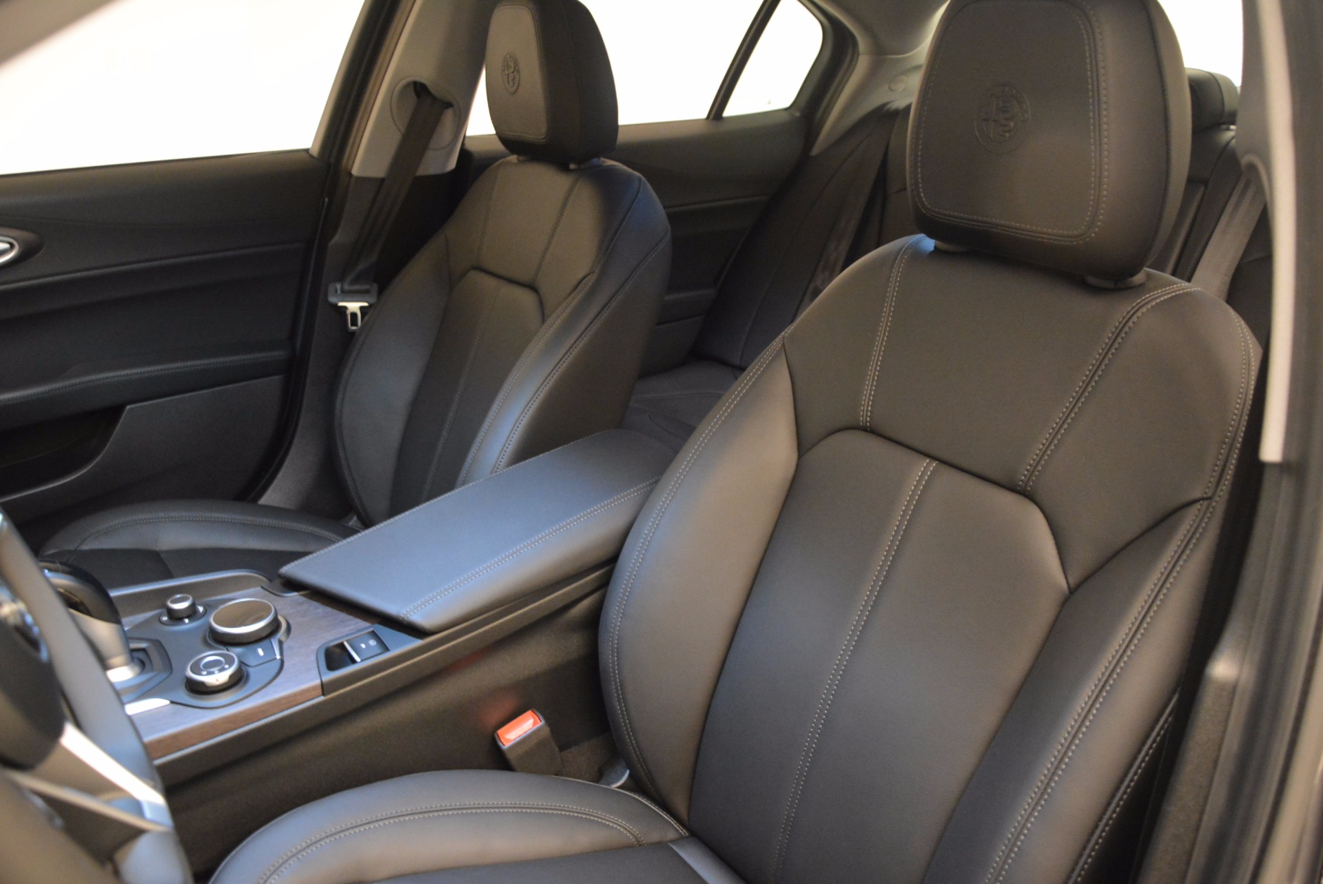 New-2017-Alfa-Romeo-Giulia-Ti-Q4