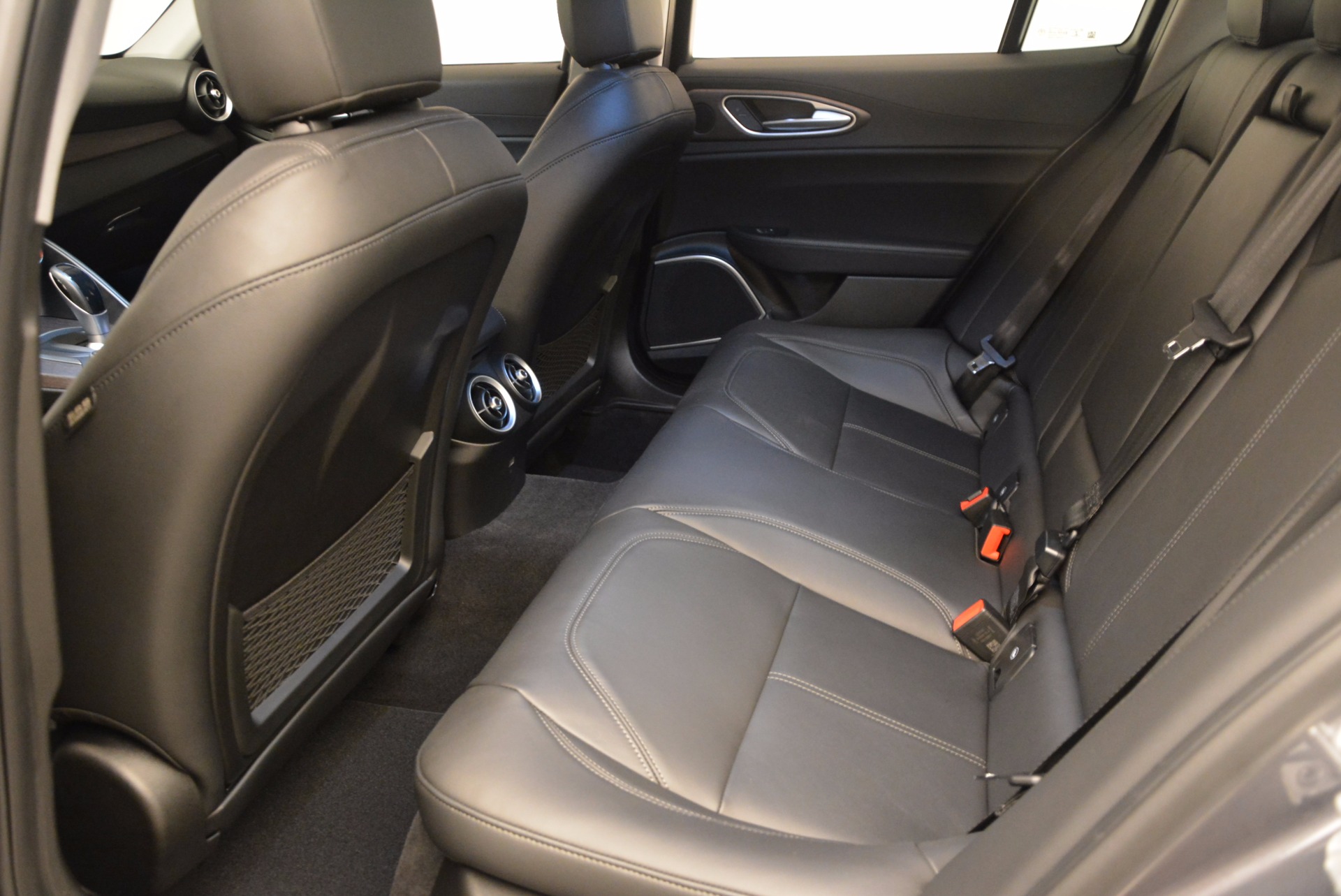 New-2017-Alfa-Romeo-Giulia-Ti-Q4