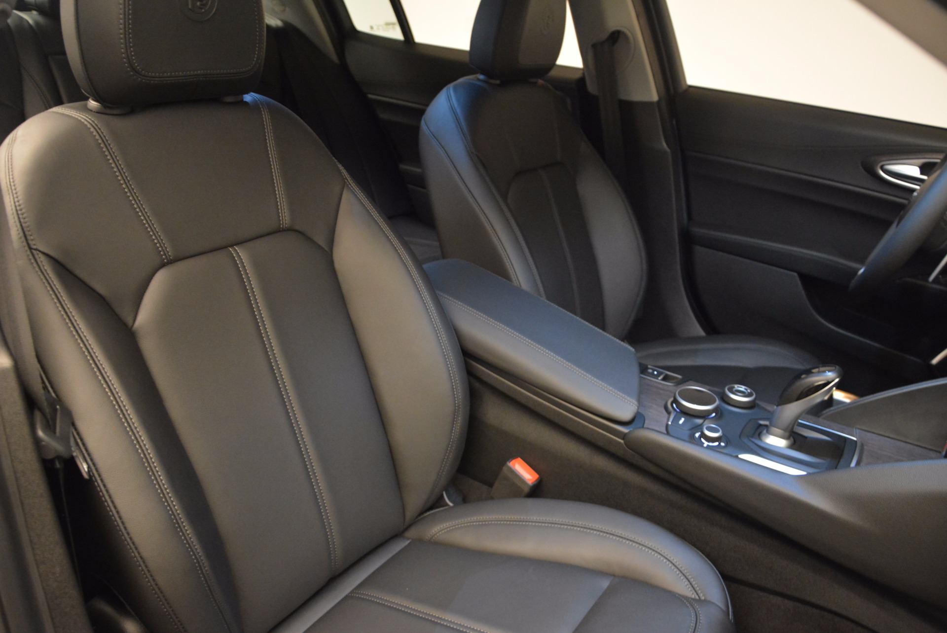 New-2017-Alfa-Romeo-Giulia-Ti-Q4