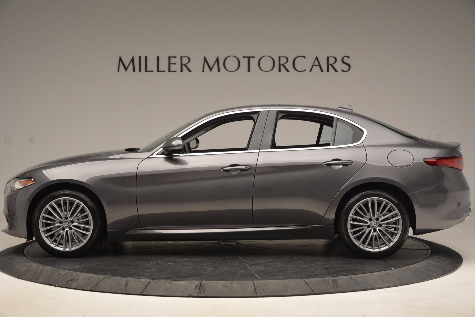 New-2017-Alfa-Romeo-Giulia-Ti-Q4