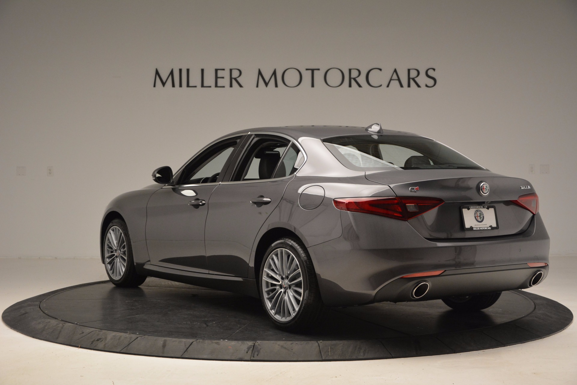 New-2017-Alfa-Romeo-Giulia-Ti-Q4