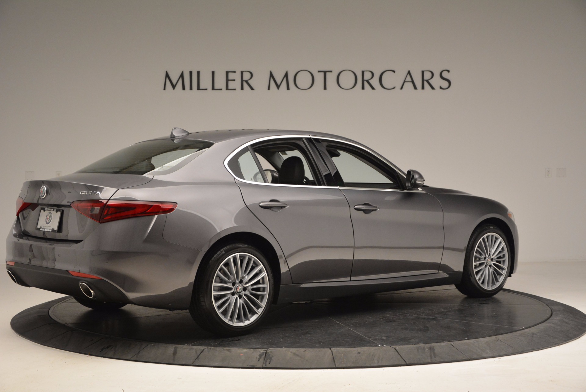 New-2017-Alfa-Romeo-Giulia-Ti-Q4