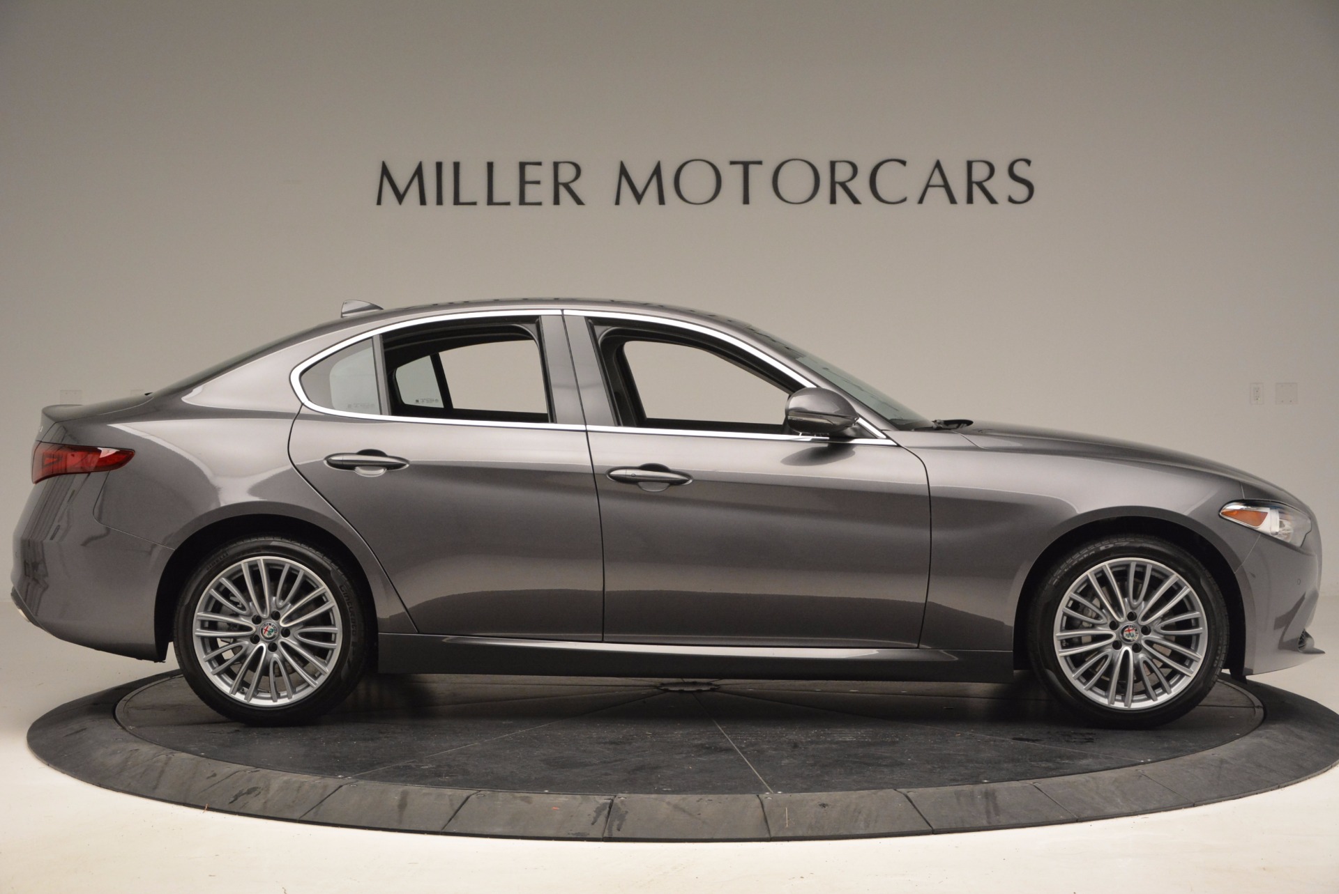 New-2017-Alfa-Romeo-Giulia-Ti-Q4