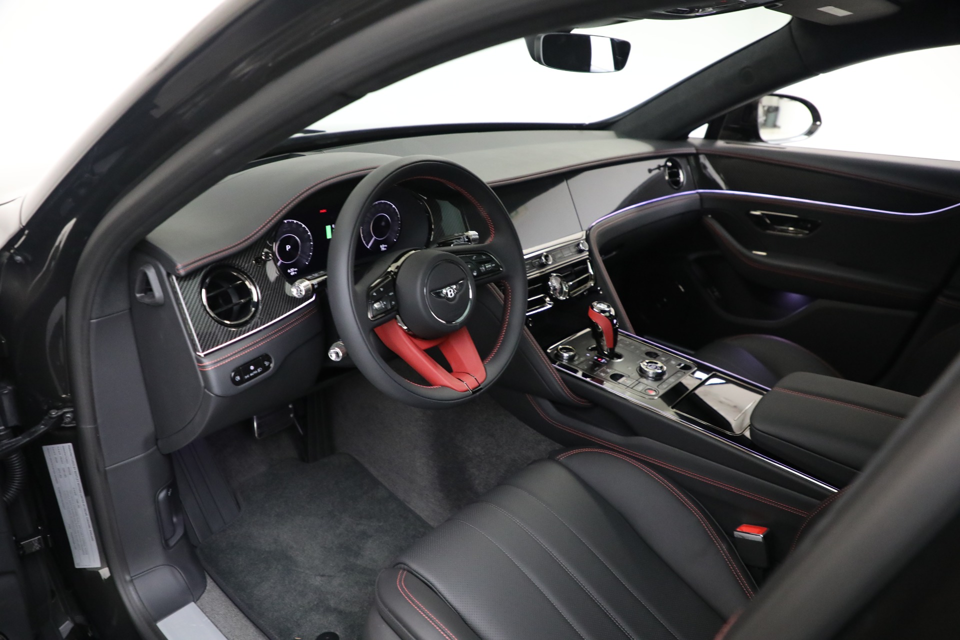 New-2025-Bentley-Flying-Spur-Black-Edition