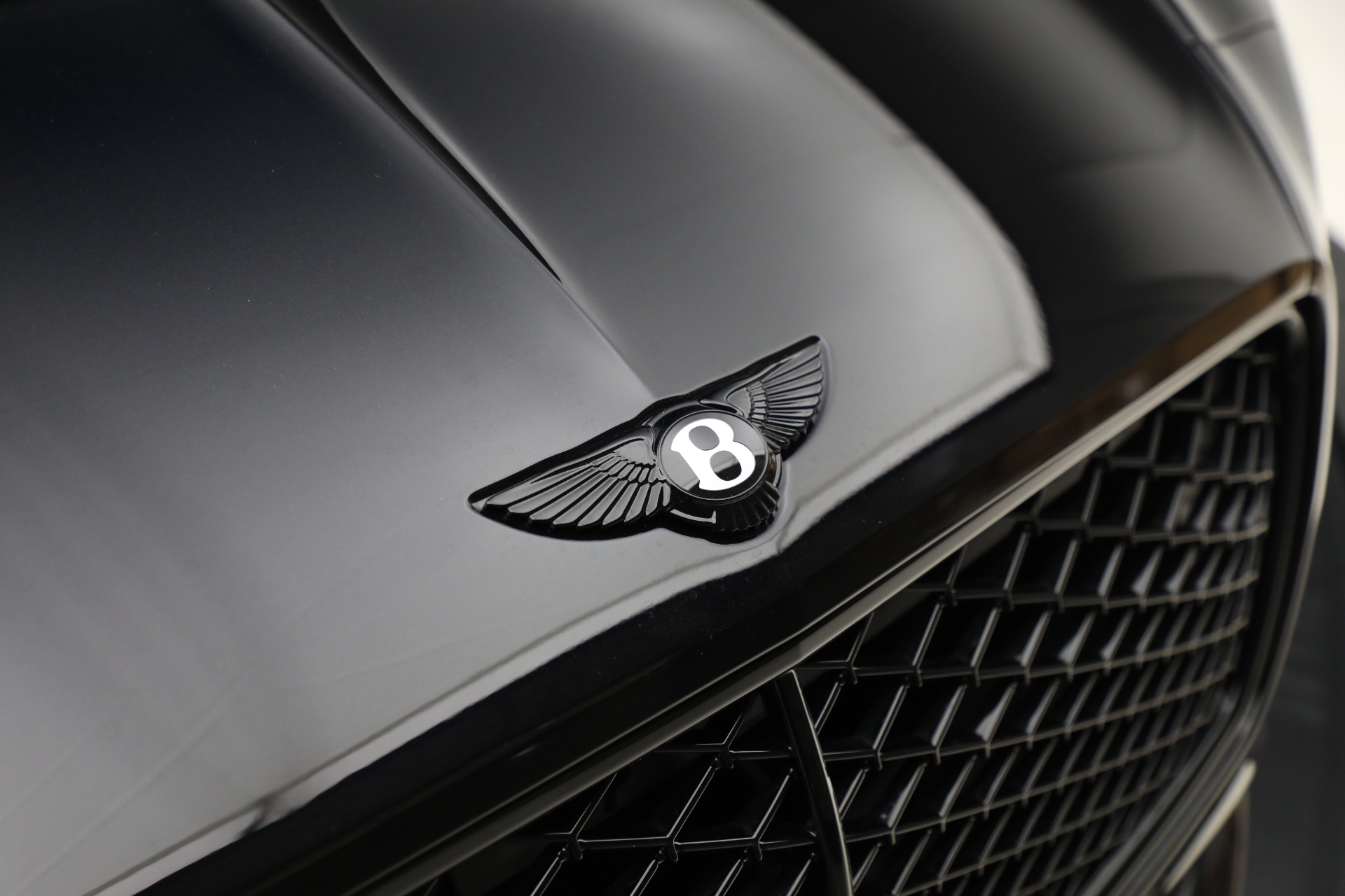 New-2025-Bentley-Continental-Black-Edition