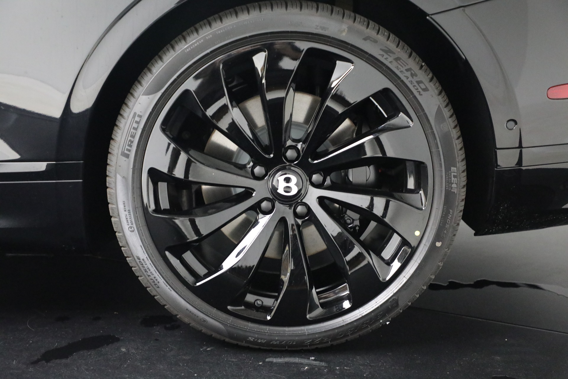 New-2025-Bentley-Continental-Black-Edition