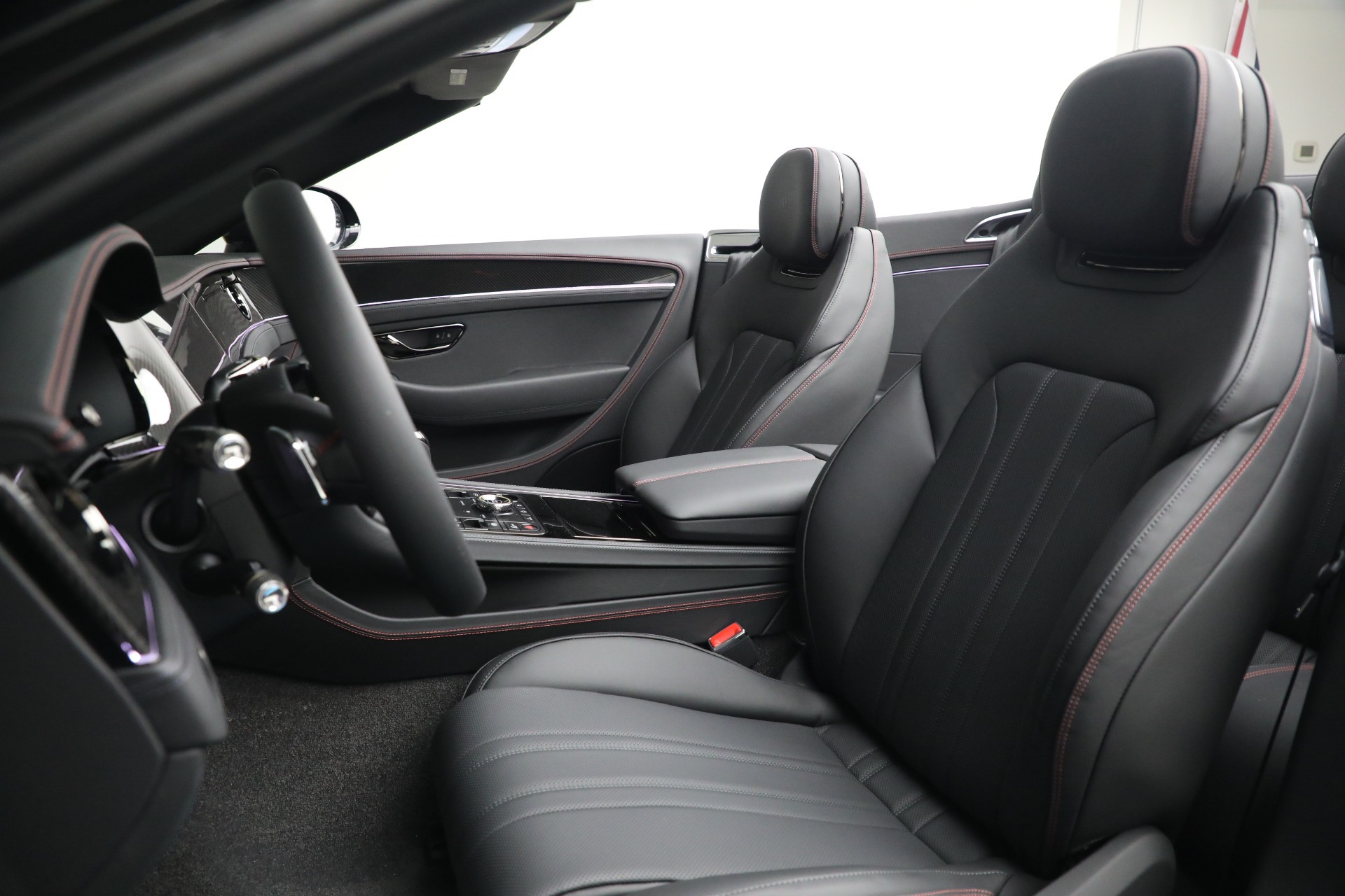 New-2025-Bentley-Continental-Black-Edition