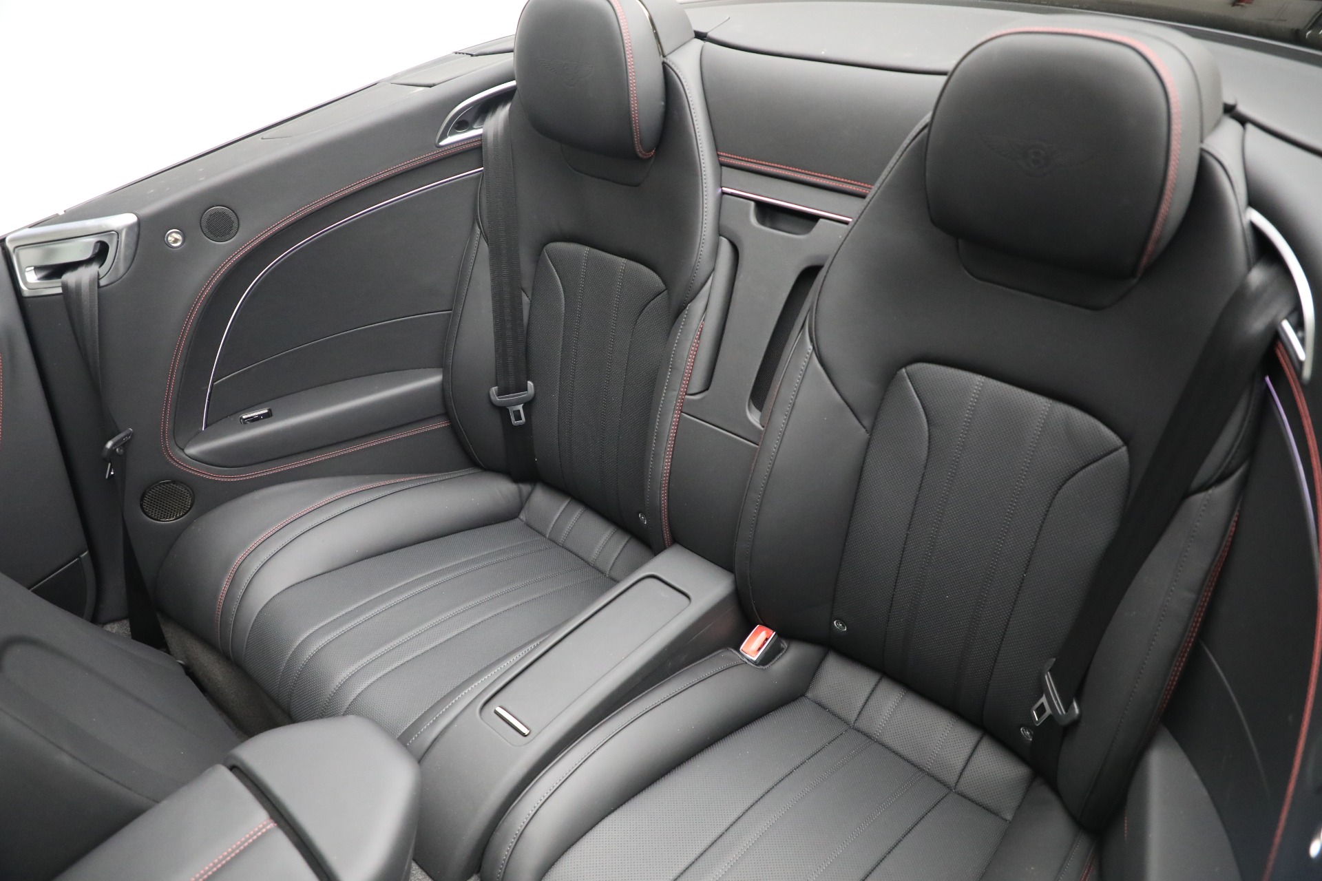 New-2025-Bentley-Continental-Black-Edition