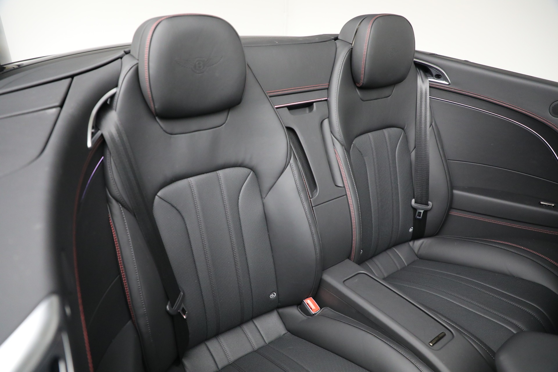 New-2025-Bentley-Continental-Black-Edition