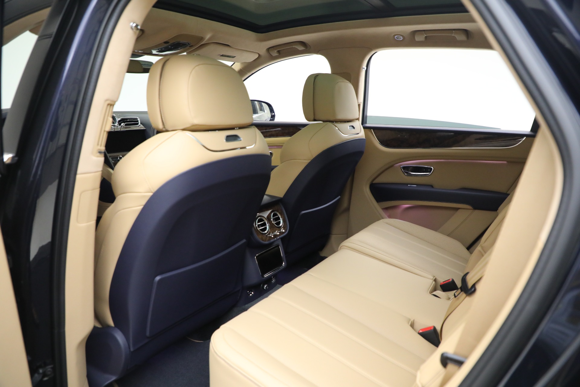 New-2025-Bentley-Bentayga-V8