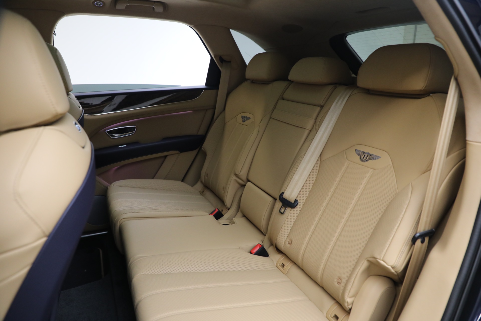 New-2025-Bentley-Bentayga-V8