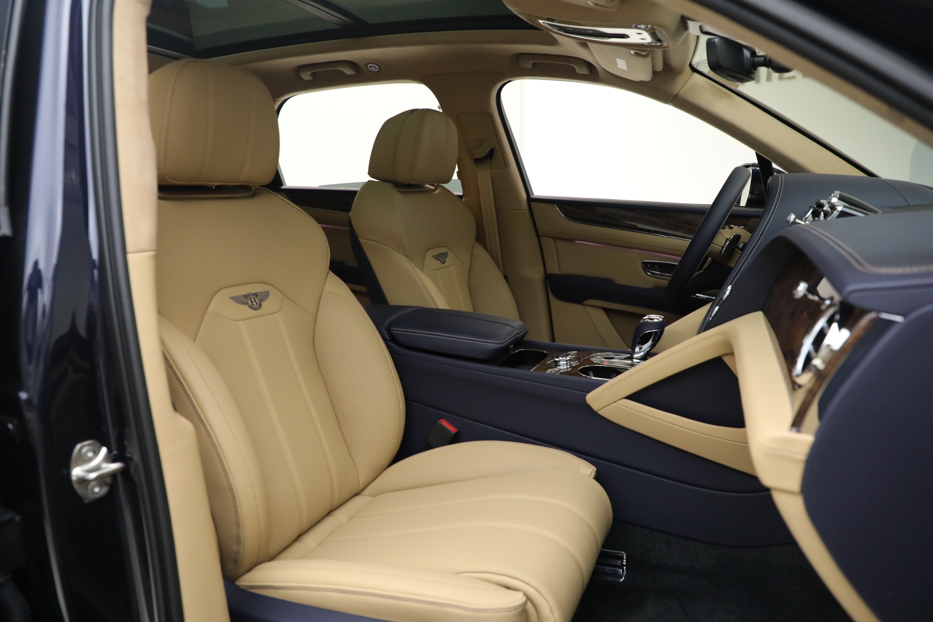 New-2025-Bentley-Bentayga-V8