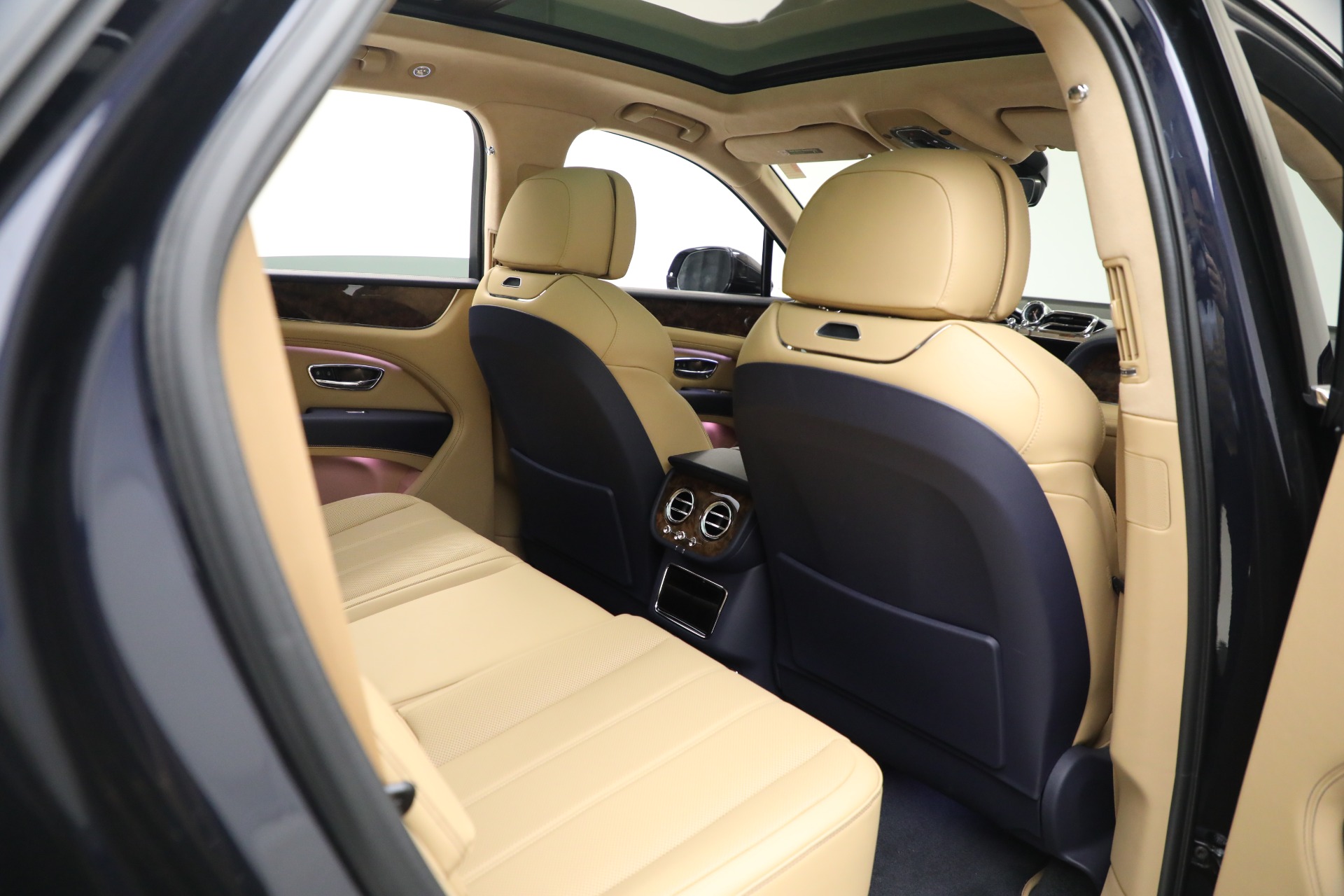New-2025-Bentley-Bentayga-V8