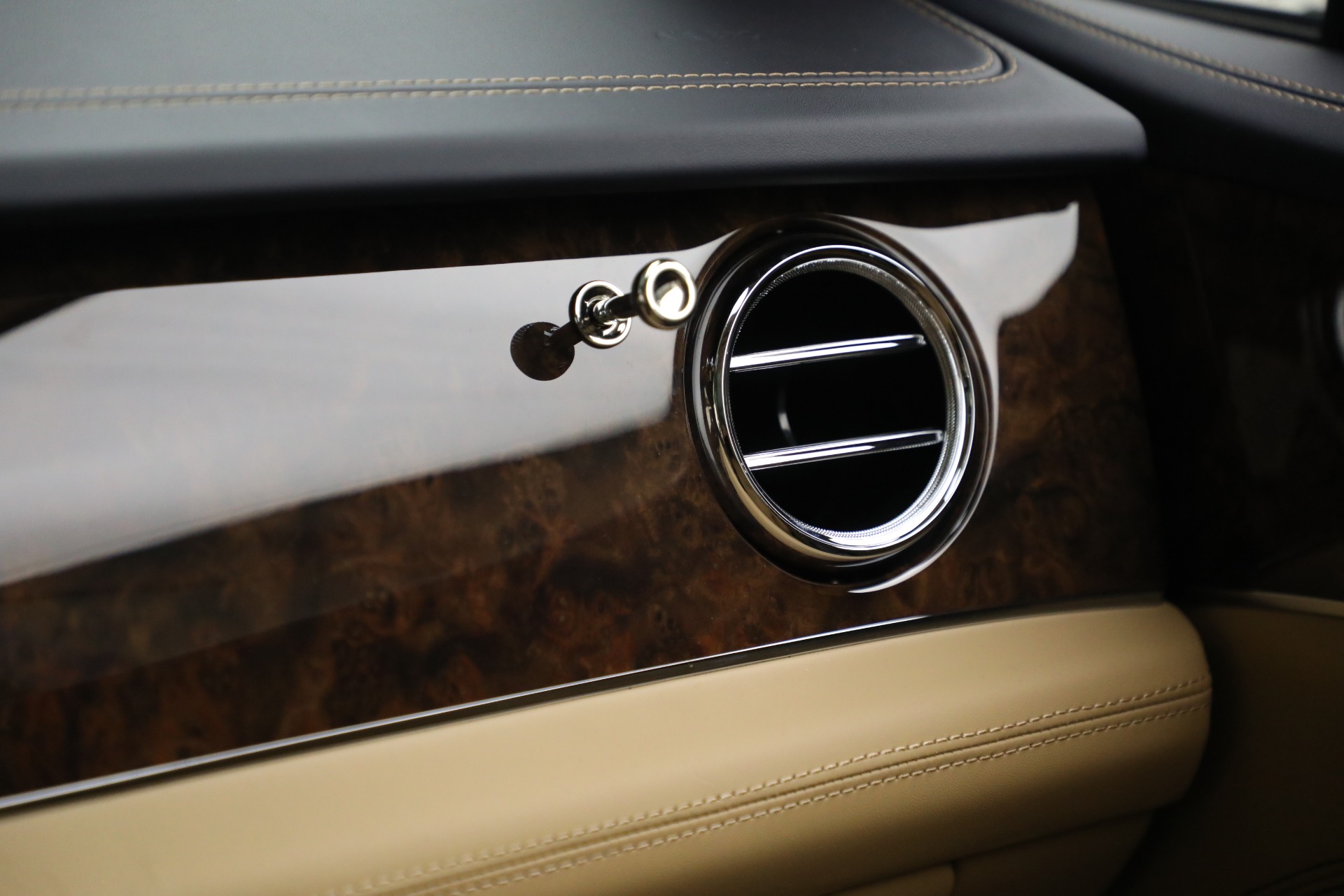 New-2025-Bentley-Bentayga-V8