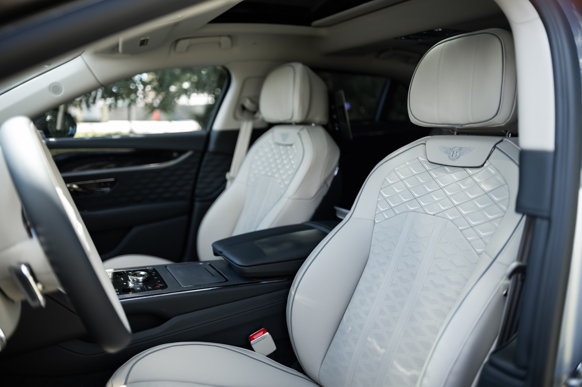 New-2025-Bentley-Flying-Spur-Mulliner