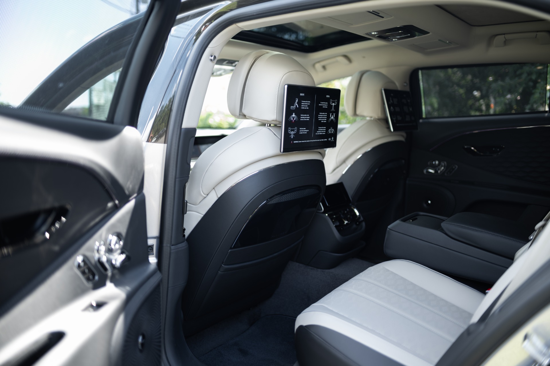 New-2025-Bentley-Flying-Spur-Mulliner