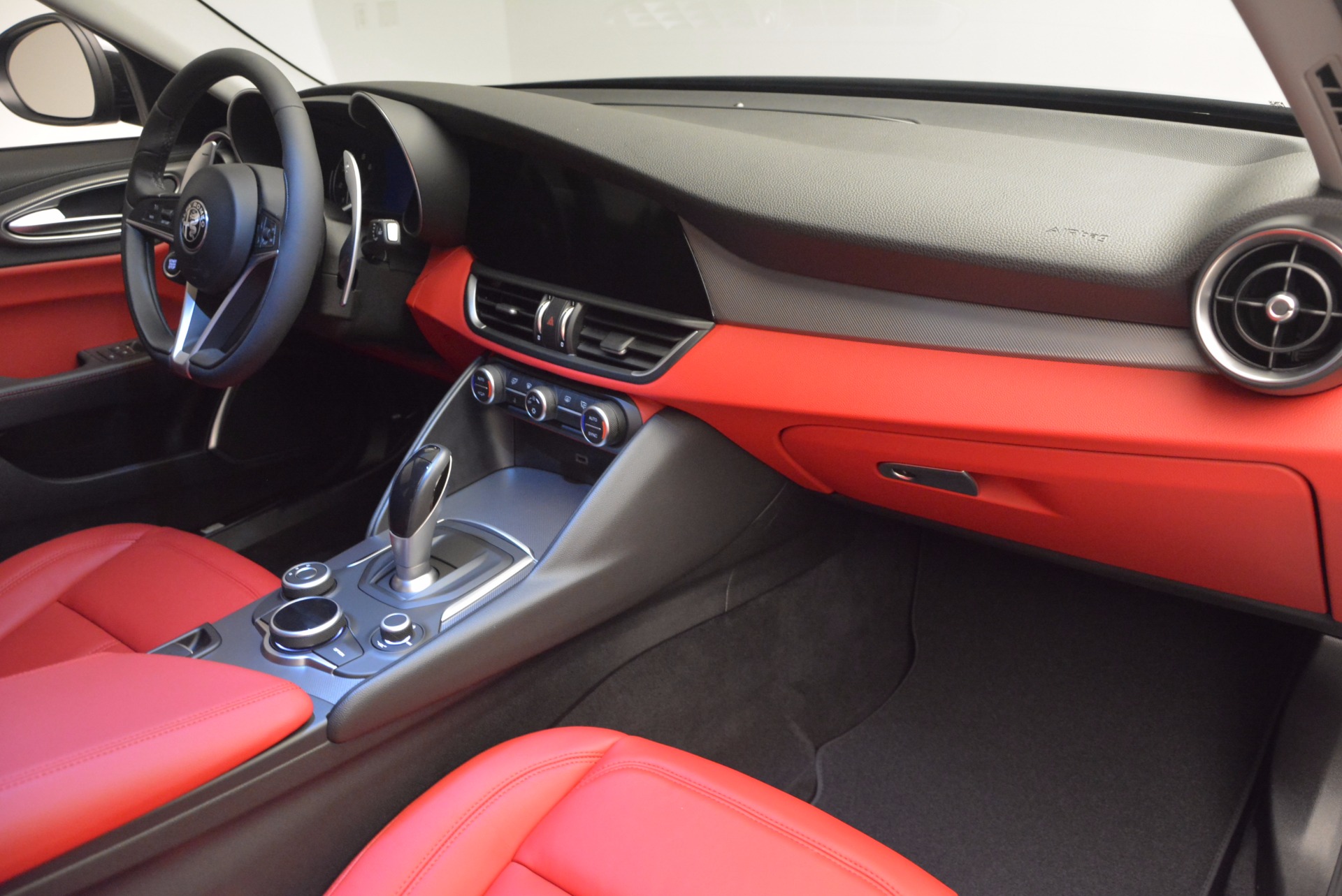 New-2017-Alfa-Romeo-Giulia-Q4