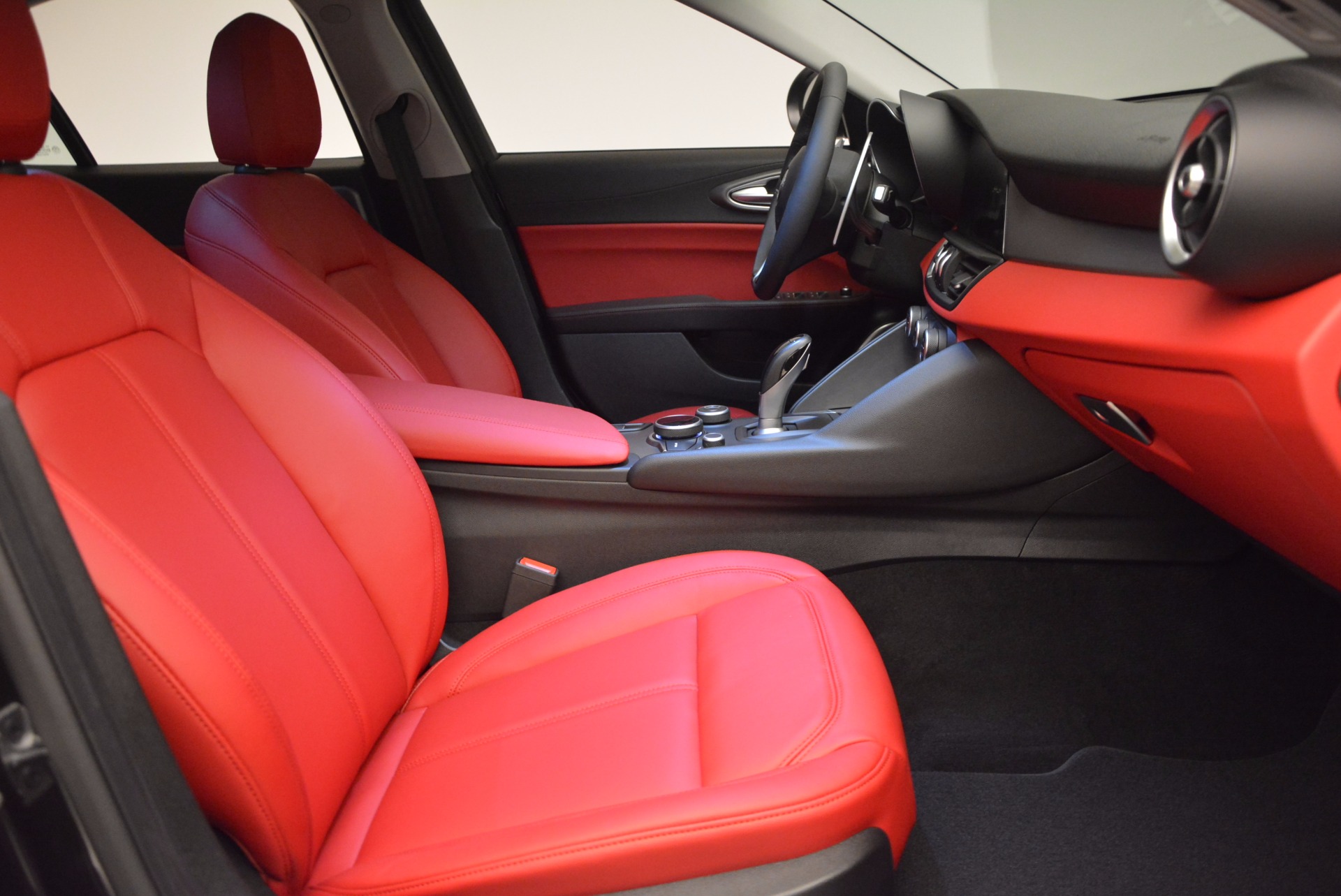 New-2017-Alfa-Romeo-Giulia-Q4