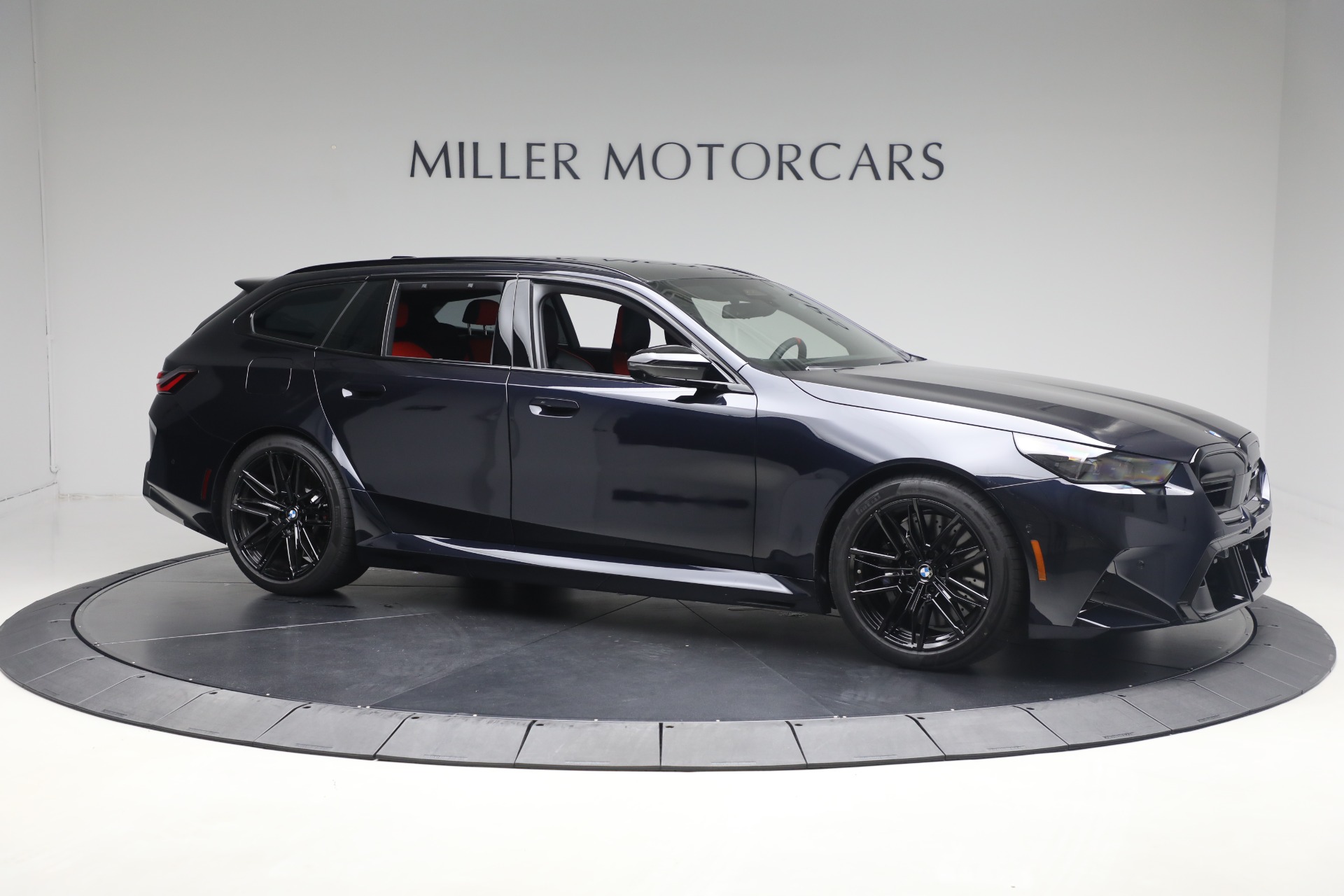 Used-2025-BMW-M5-Touring