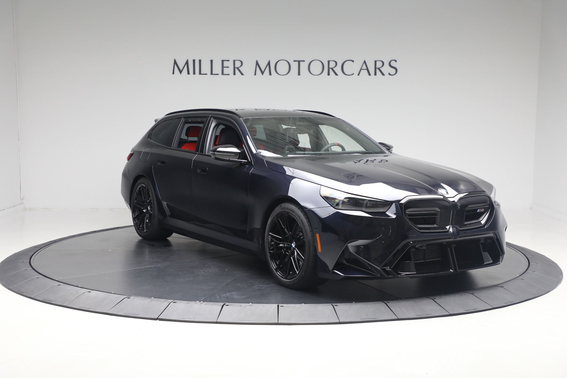 Used-2025-BMW-M5-Touring