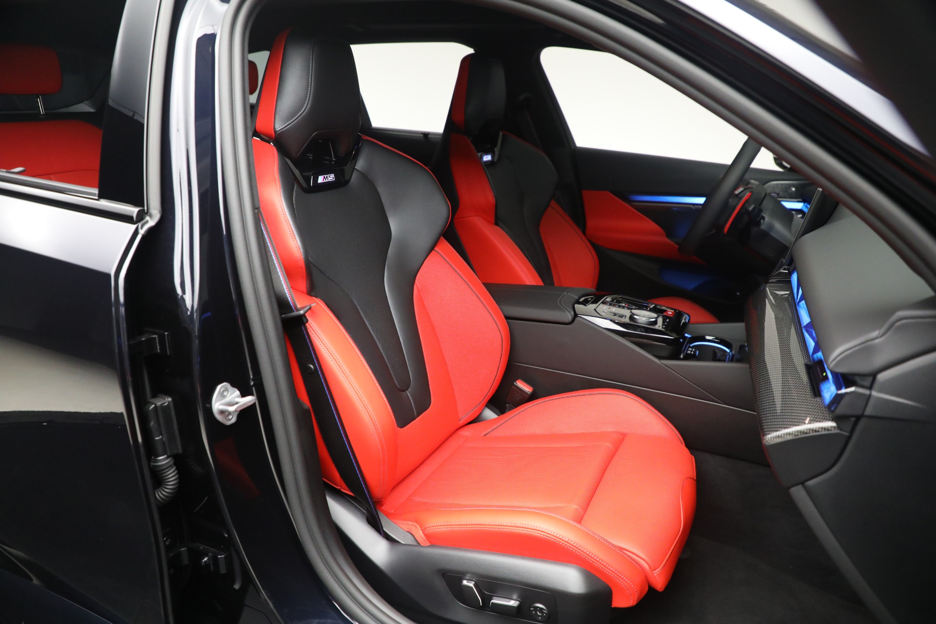 Used-2025-BMW-M5-Touring