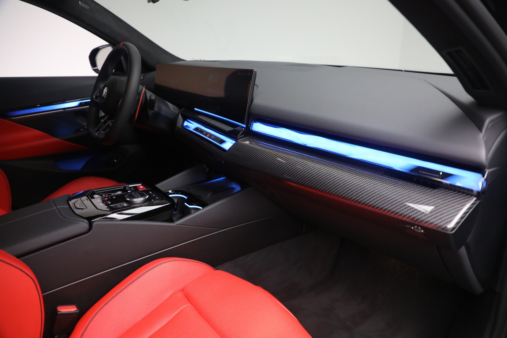 Used-2025-BMW-M5-Touring