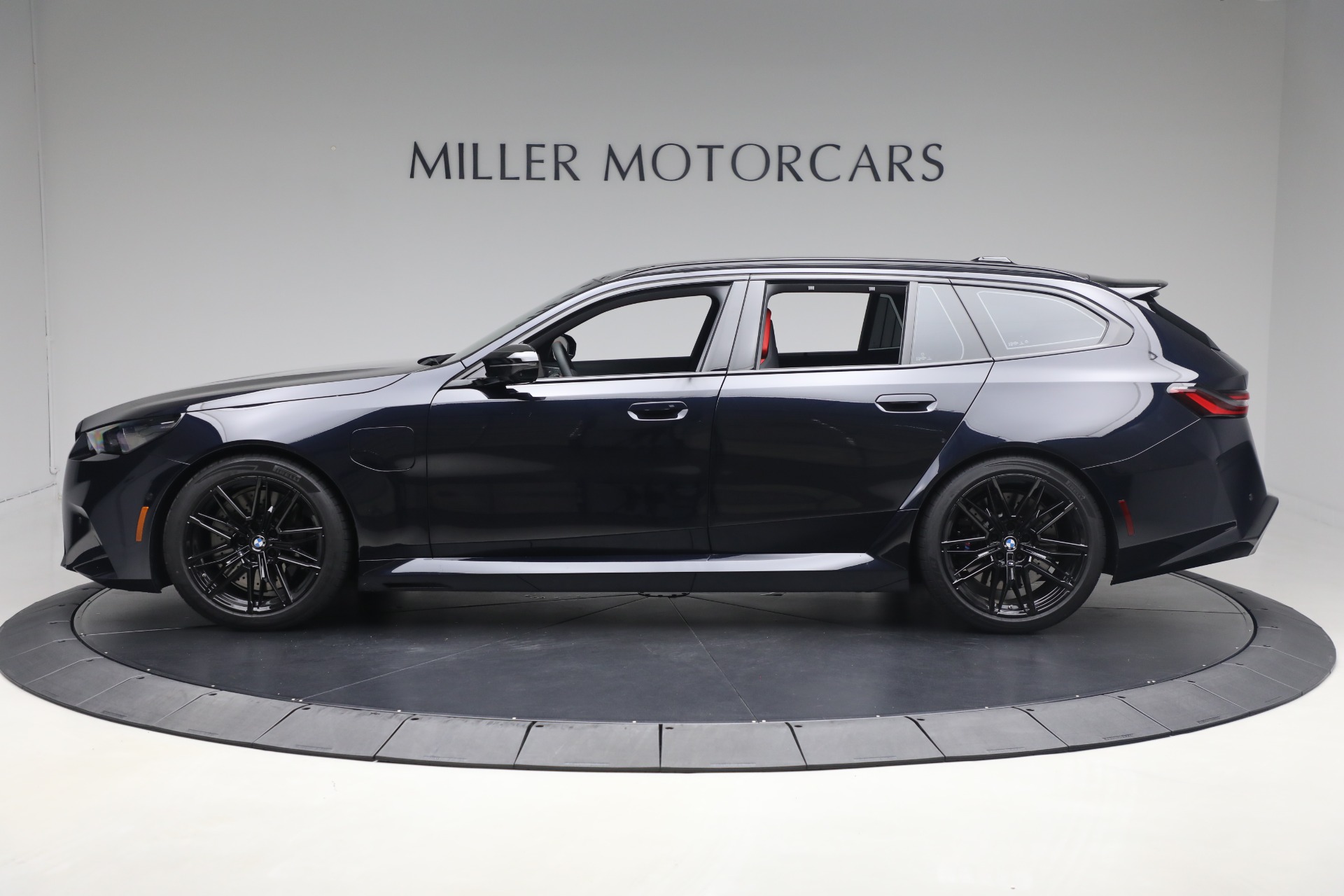 Used-2025-BMW-M5-Touring