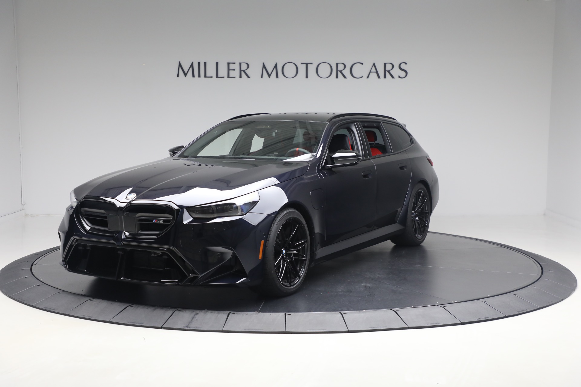 Used-2025-BMW-M5-Touring