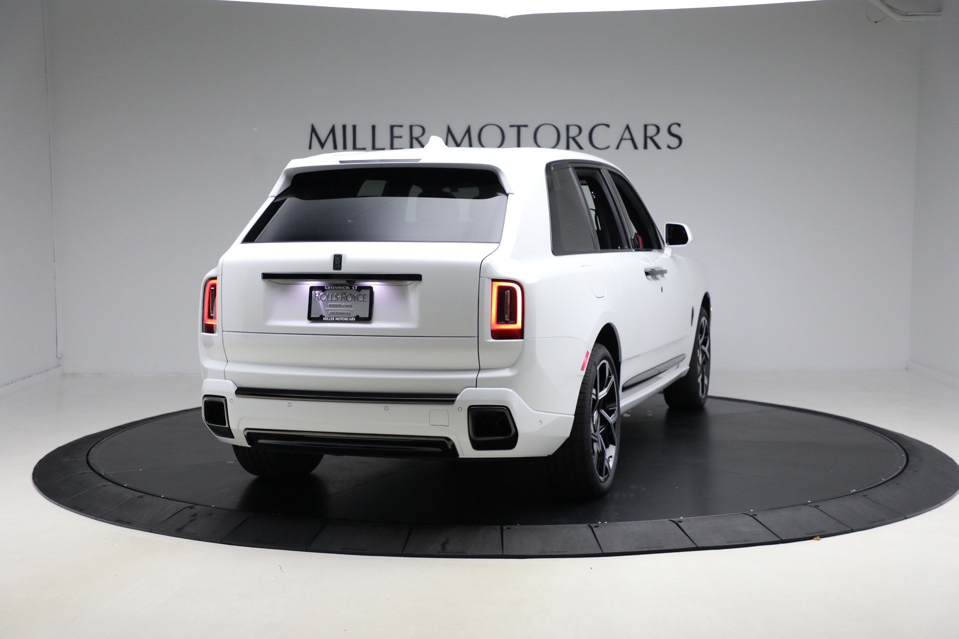 New-2026-Rolls-Royce-Black-Badge-Cullinan