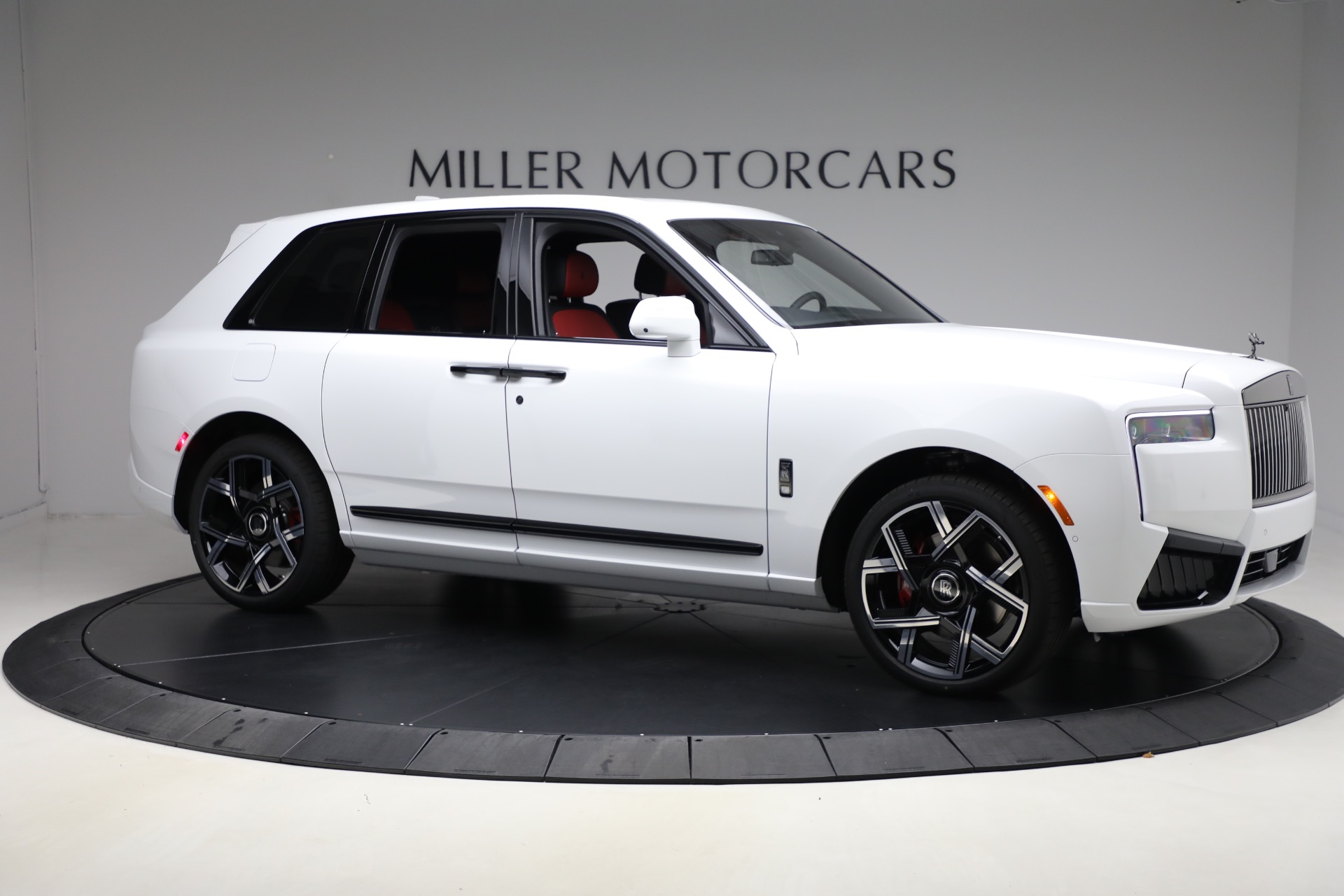 New-2026-Rolls-Royce-Black-Badge-Cullinan