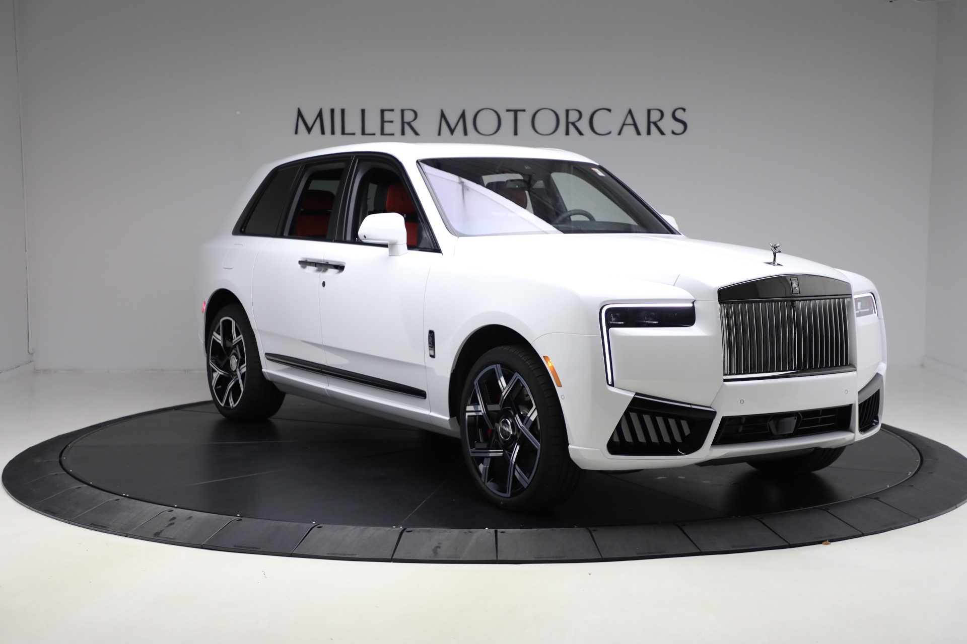 New-2026-Rolls-Royce-Black-Badge-Cullinan