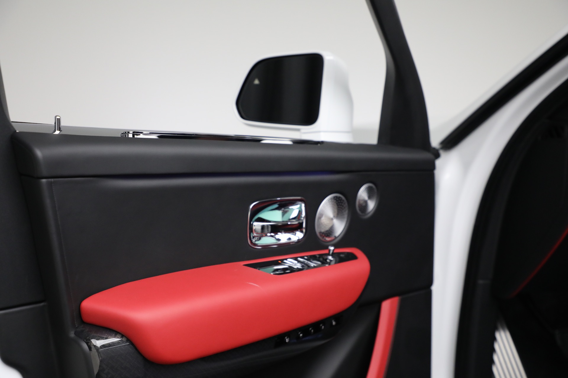 New-2026-Rolls-Royce-Black-Badge-Cullinan