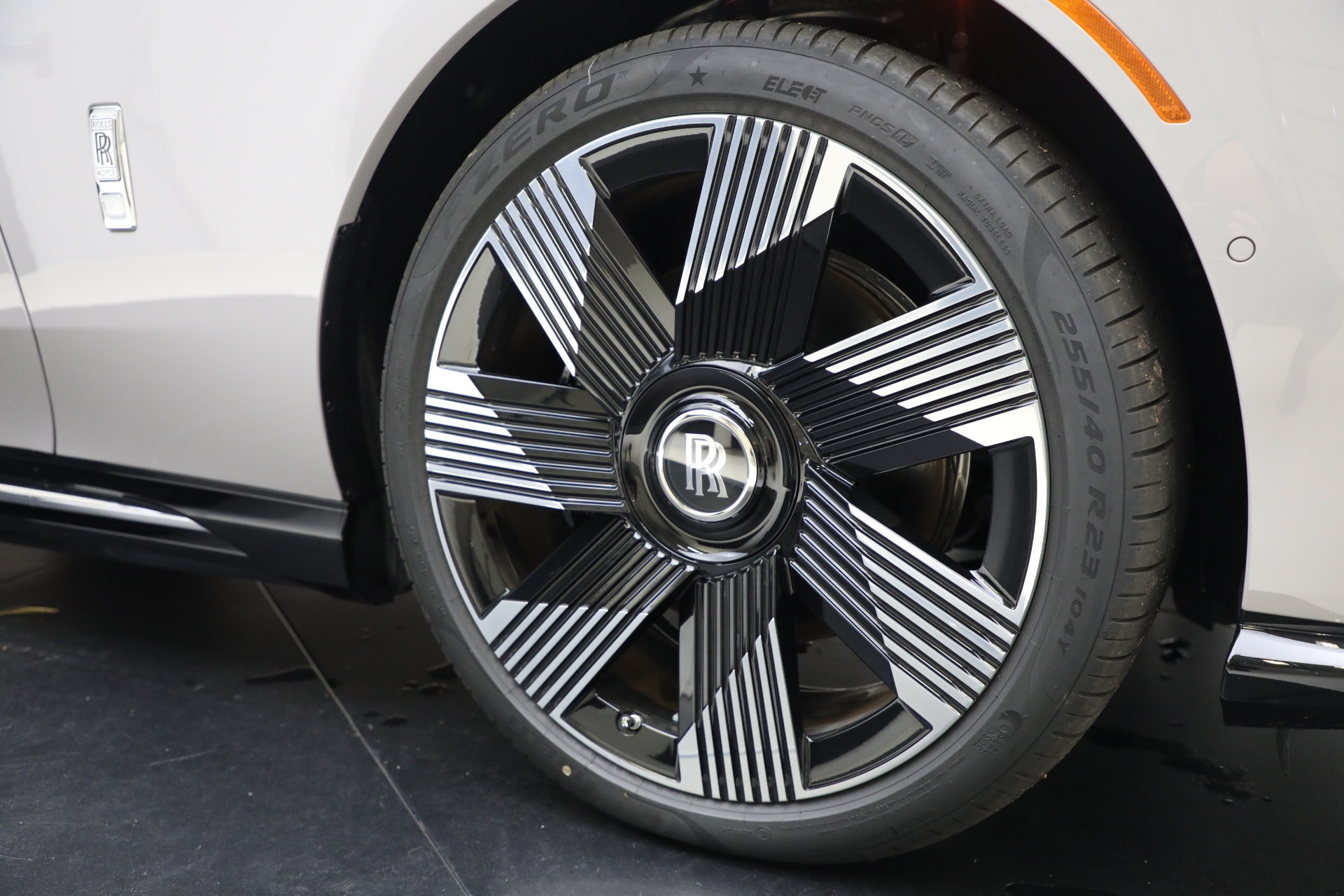 New-2026-Rolls-Royce-Spectre