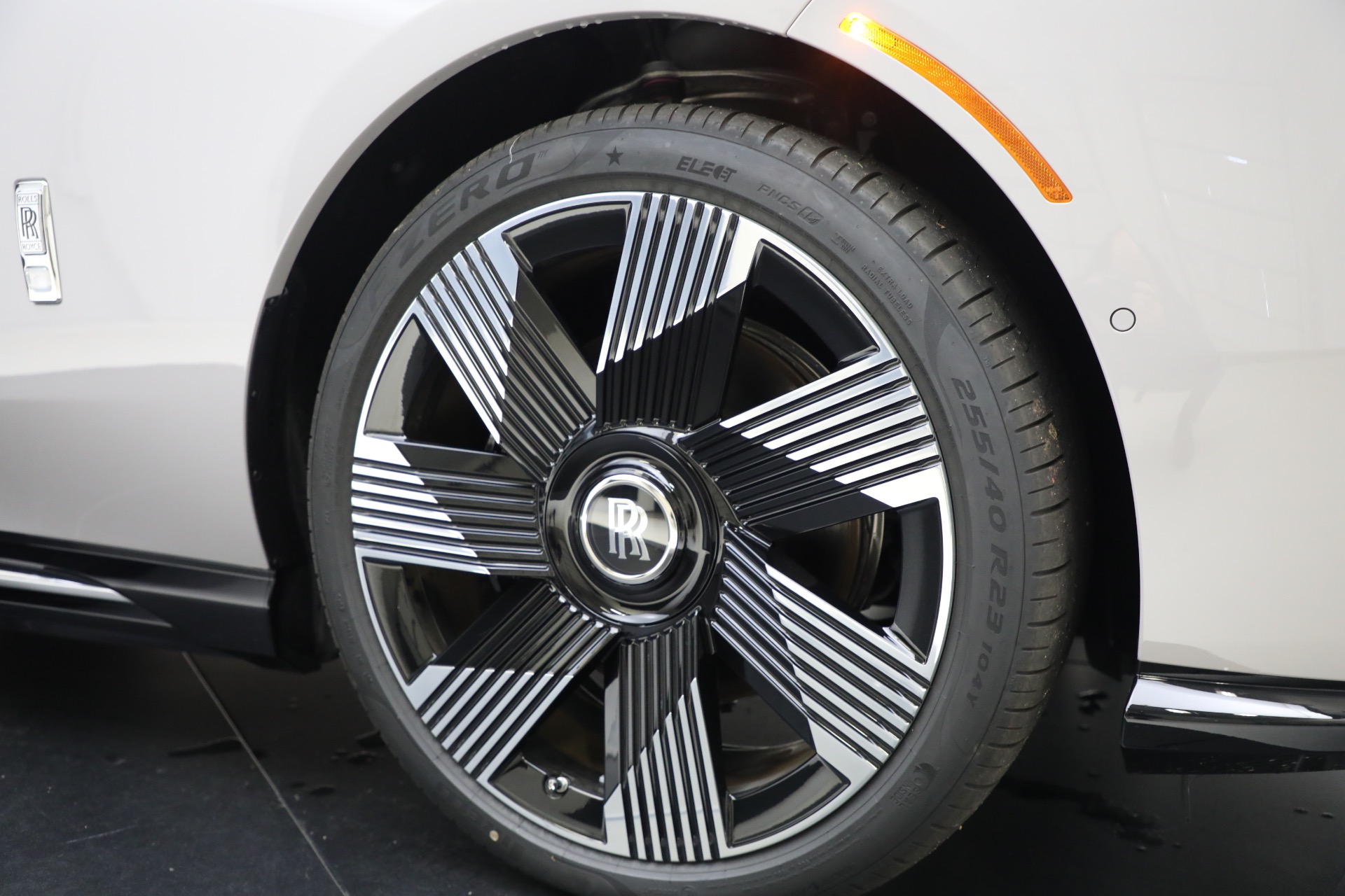 New-2026-Rolls-Royce-Spectre