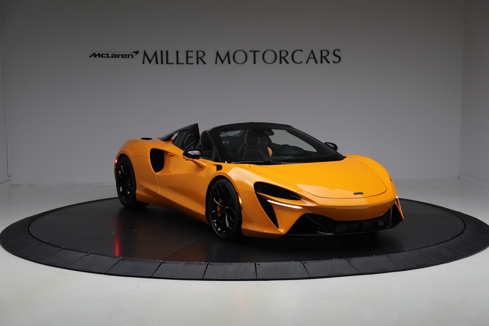 Used-2026-McLaren-Artura-Spider-TechLux