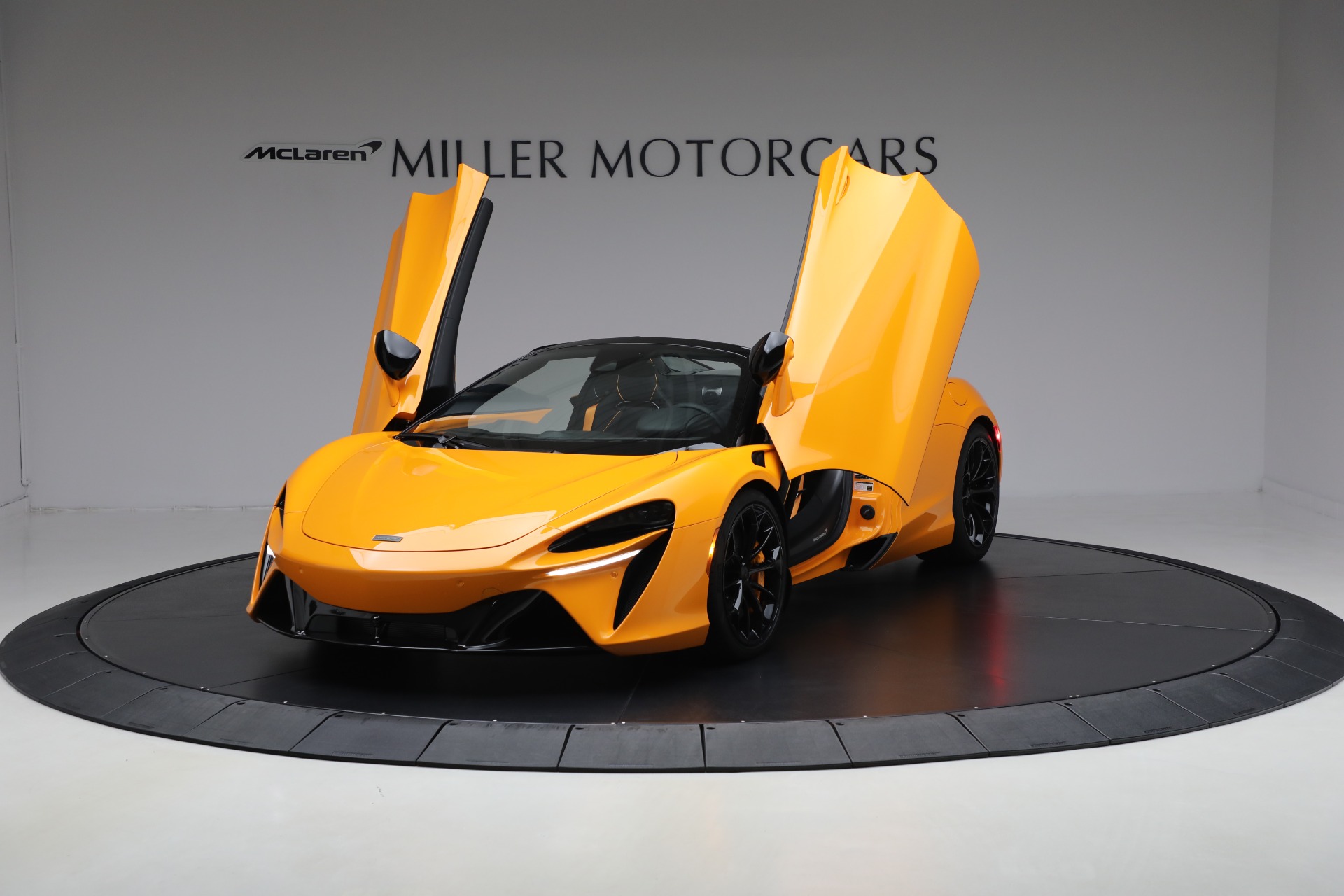 Used-2026-McLaren-Artura-Spider-TechLux