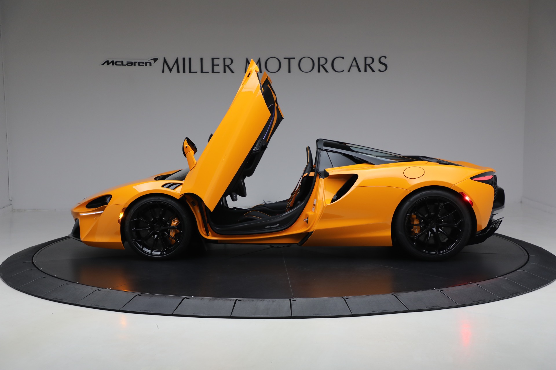 Used-2026-McLaren-Artura-Spider-TechLux