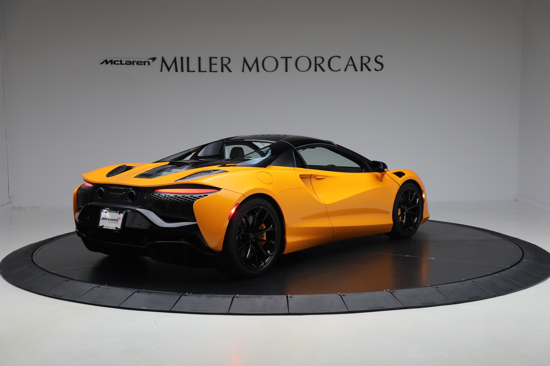 Used-2026-McLaren-Artura-Spider-TechLux