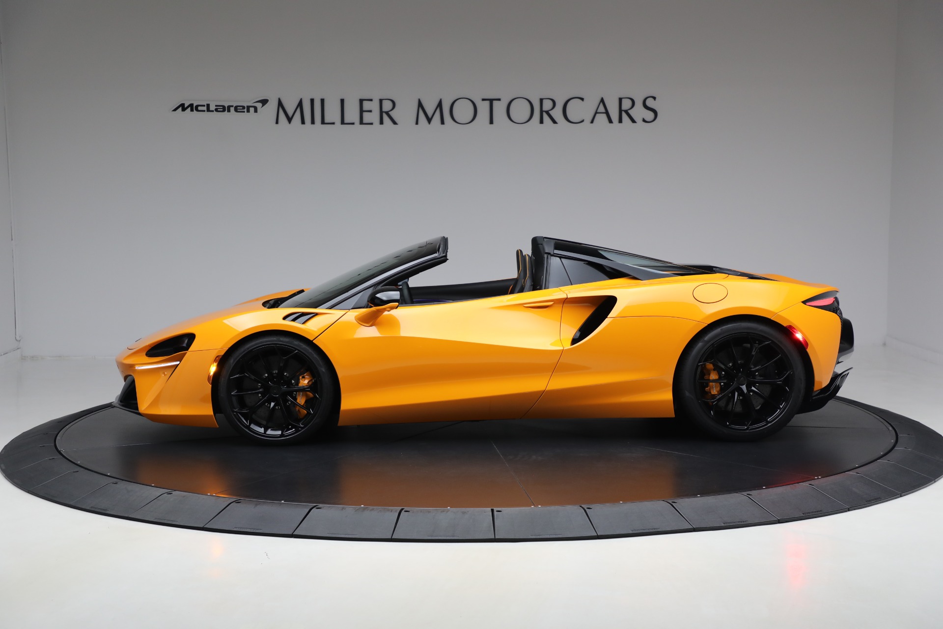Used-2026-McLaren-Artura-Spider-TechLux