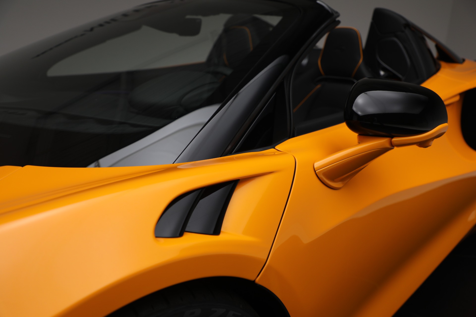 Used-2026-McLaren-Artura-Spider-TechLux